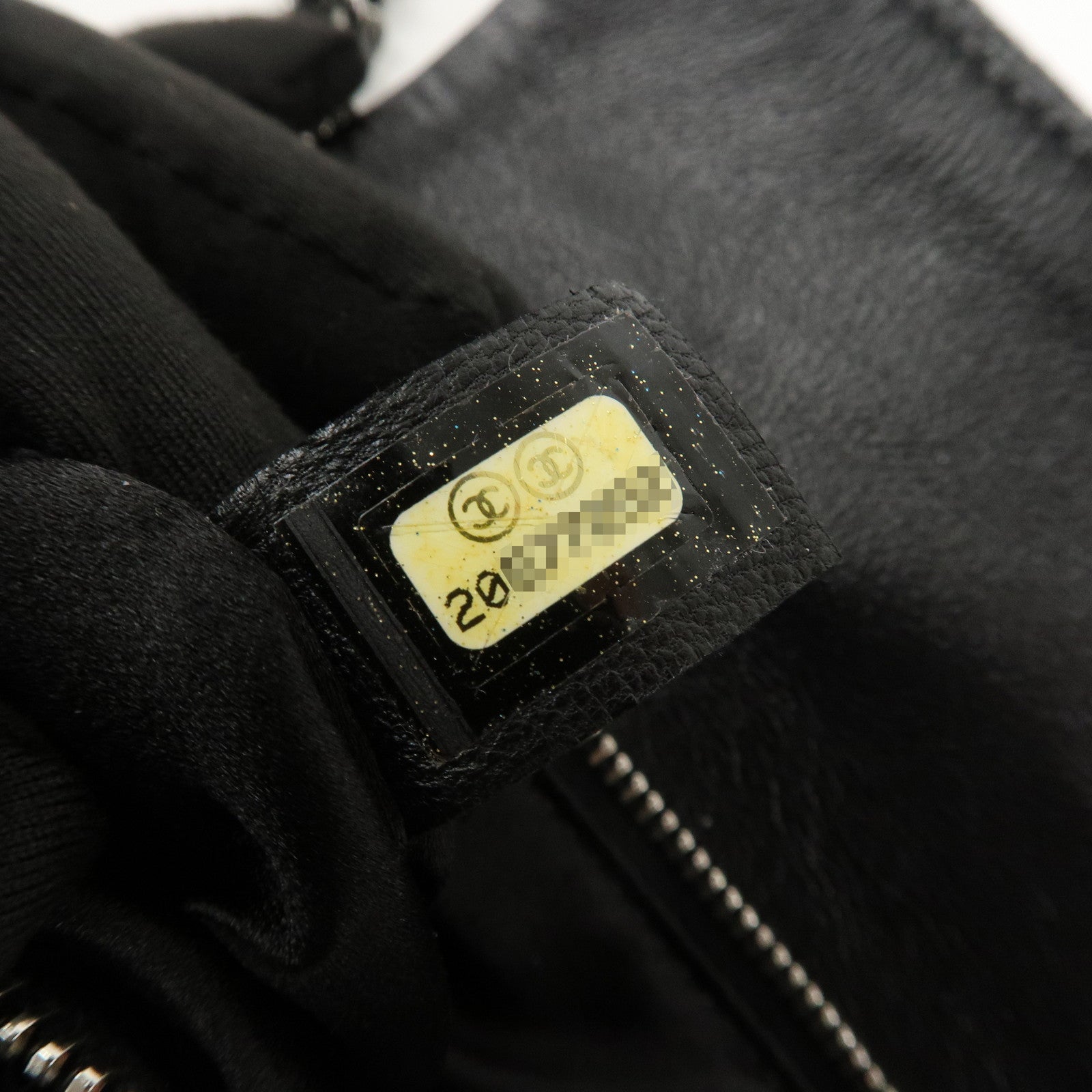 CHANEL Matelasse Leather Chain Shoulder Bag Black Silver Used