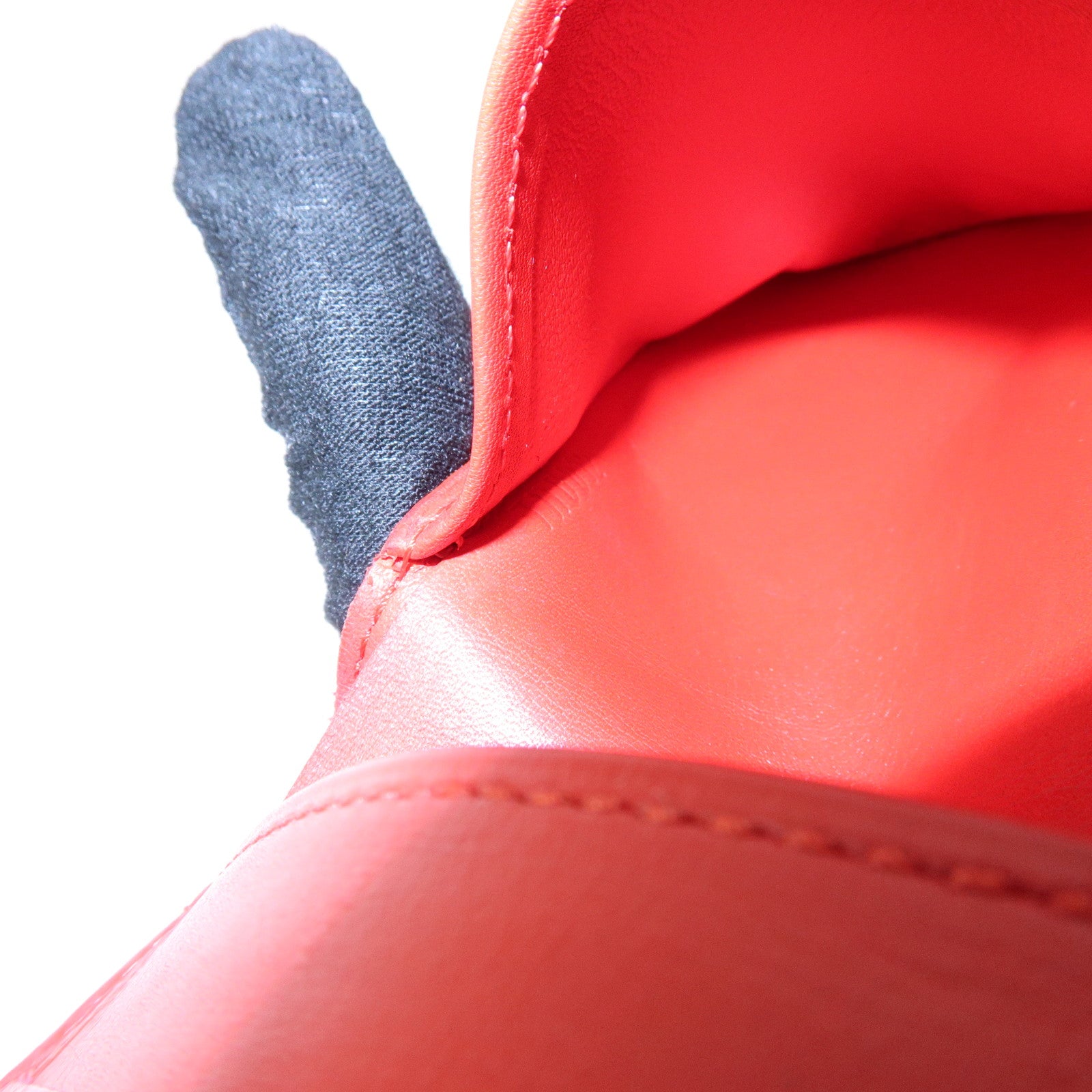 Louis Vuitton Vernis Leather Porte‑Monnaie Cartes Crédit Red M91169