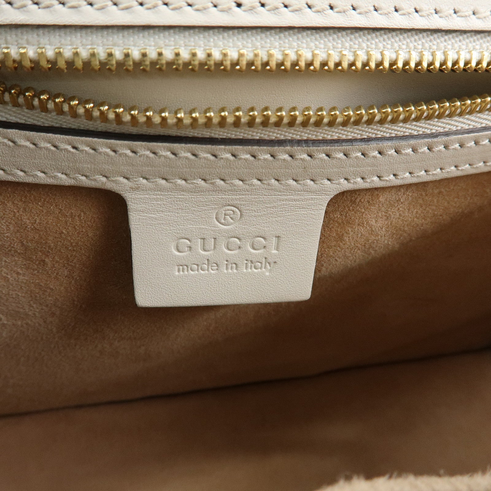 GUCCI Sylvie Sherry Leather Shoulder Bag Ribbon Charm White 421882