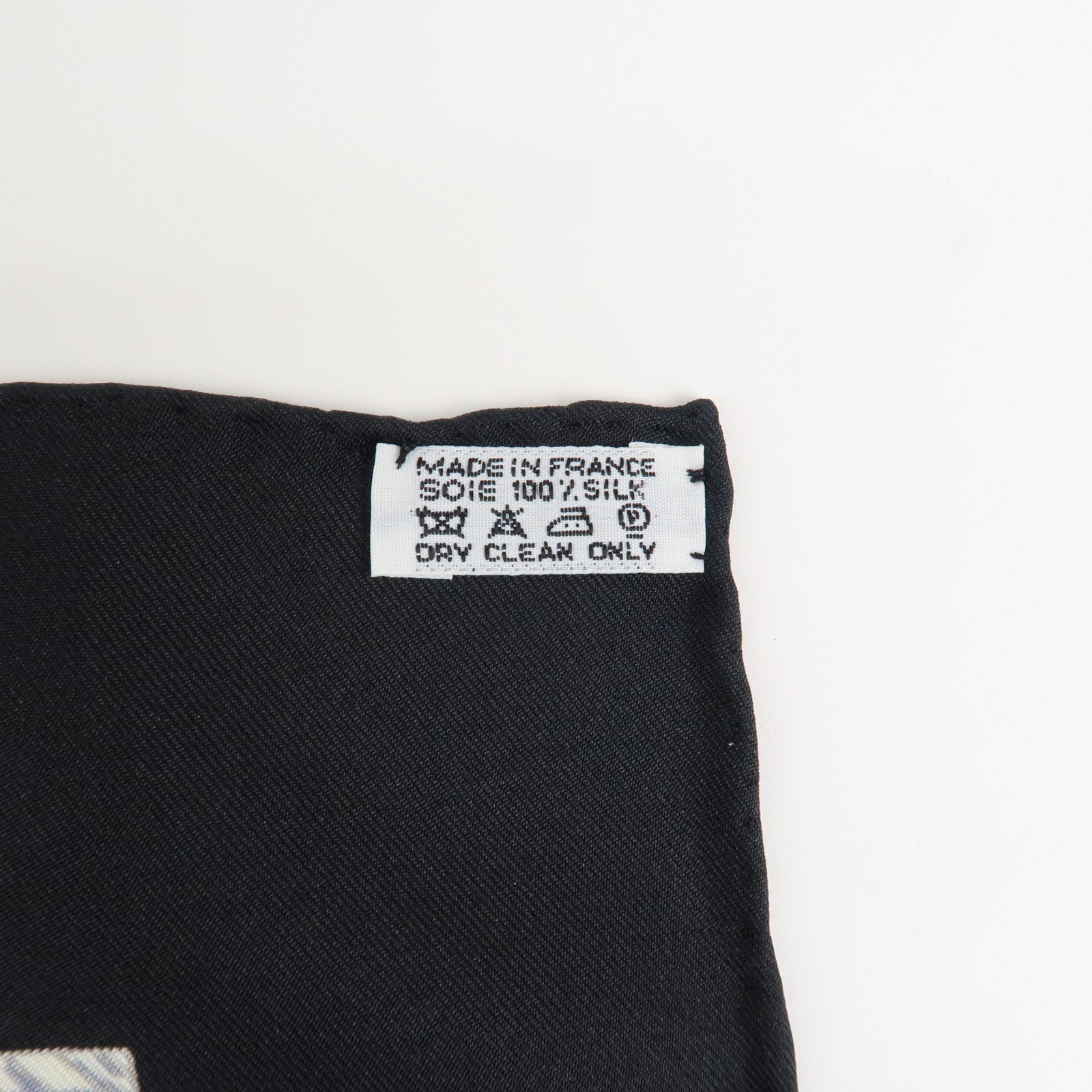 HERMES Carre 90 Silk 100% Scarf CAVALIERS FEULS Knight Print Navy Used