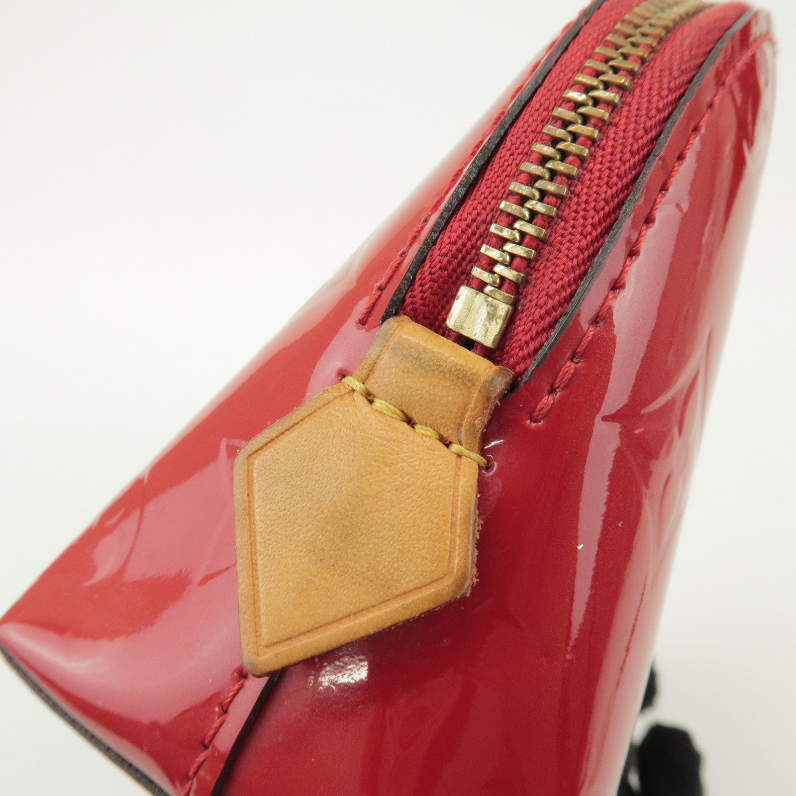 Louis Vuitton Monogram Vernis Leather Cosmetic Pouch Rose M90009