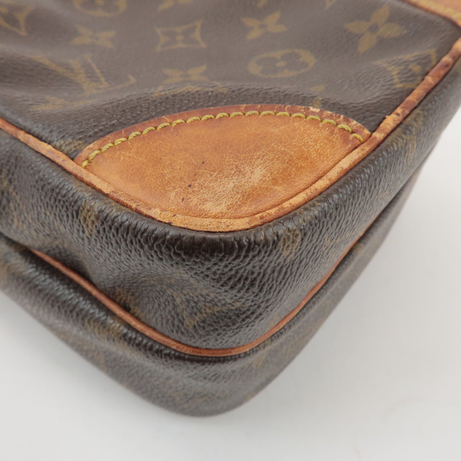 Louis Vuitton Monogram Amazone Shoulder Bag Crossbody Bag M45236