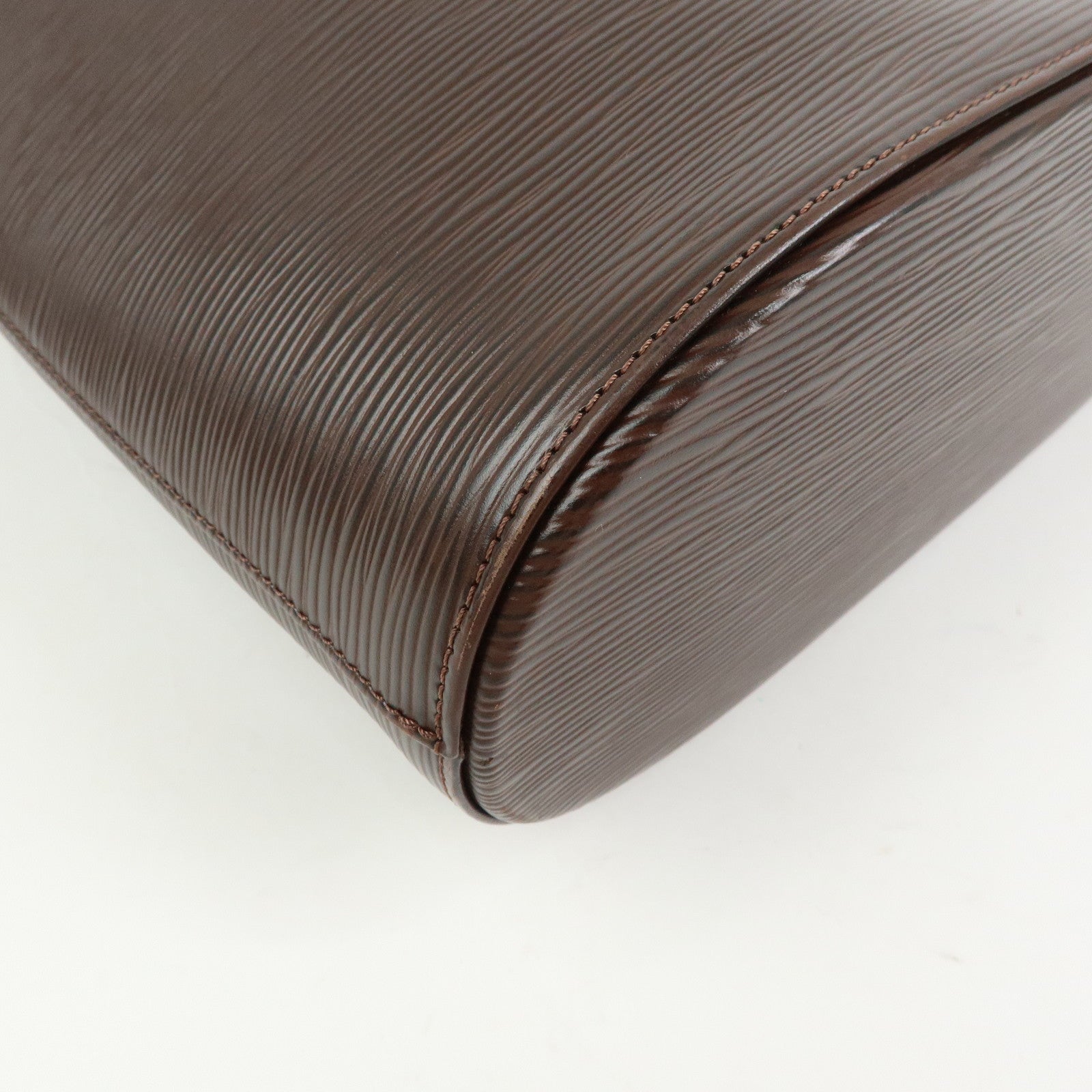 Louis Vuitton Epi Verso Leather Shoulder Bag Mocha M5281D