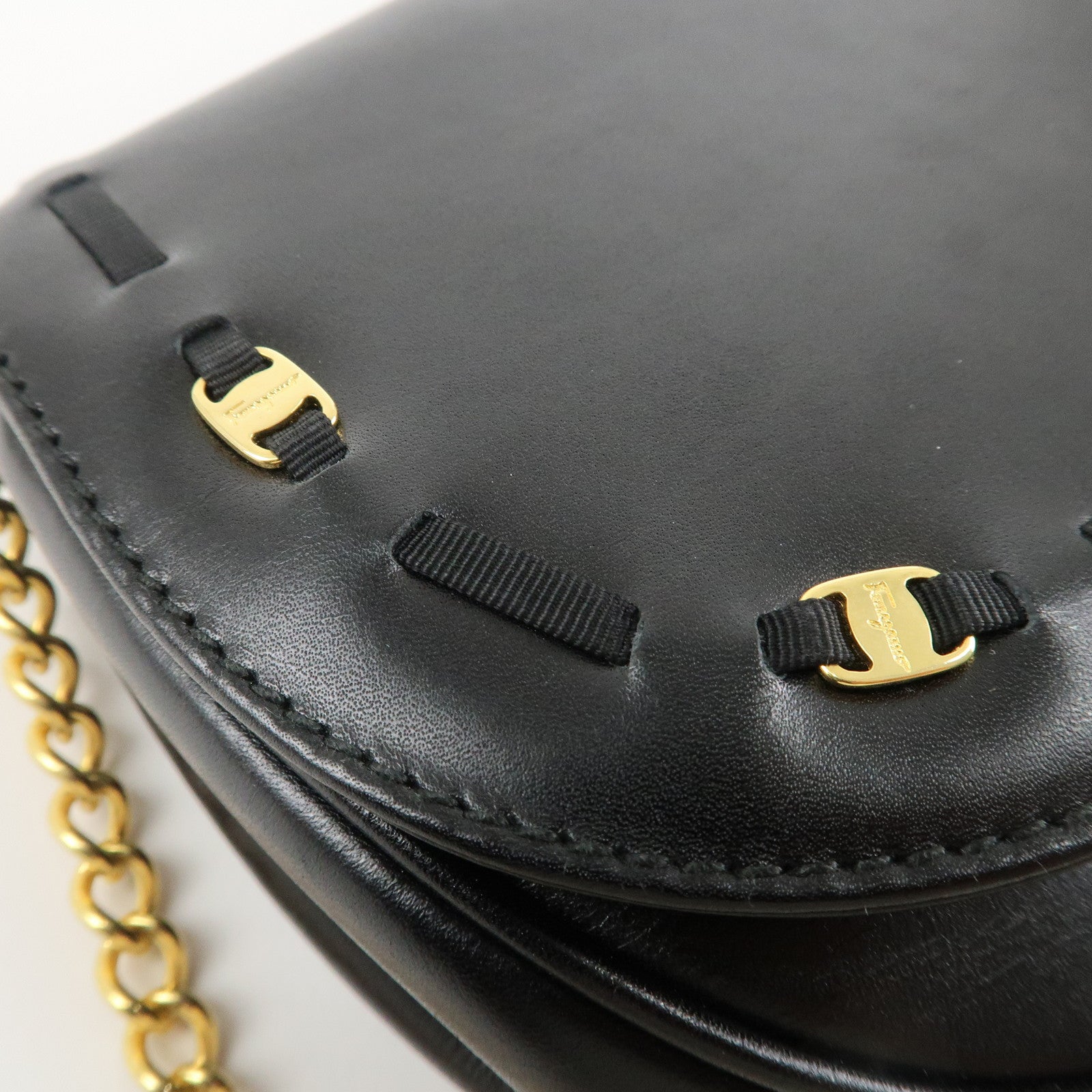 Ferragamo Varra Leather Chain Shouder Bag Gold Chain Black Used