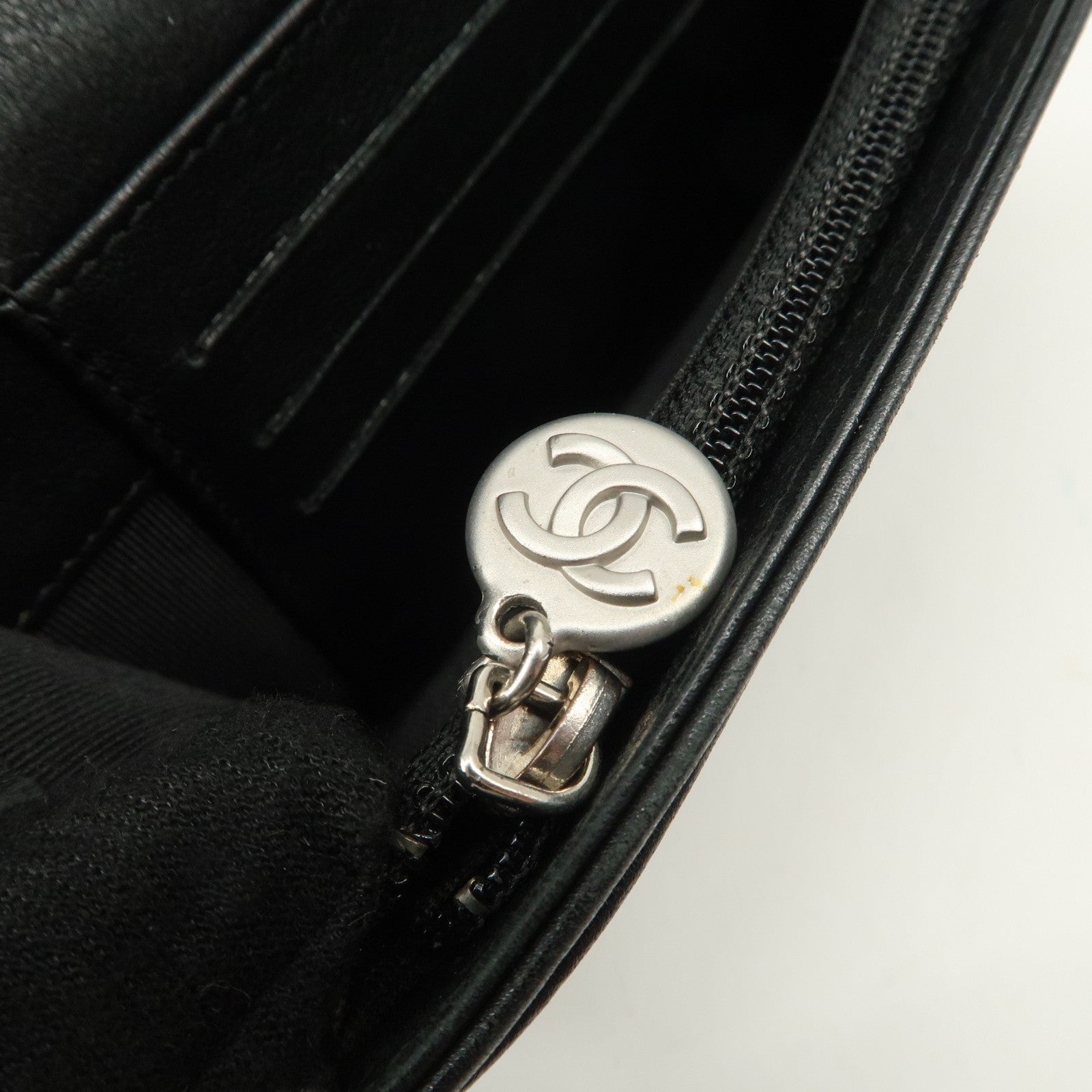 CHANEL V Stitch Lamb Skin COCO Mark Hook Bi-Fold Wallet Black Used