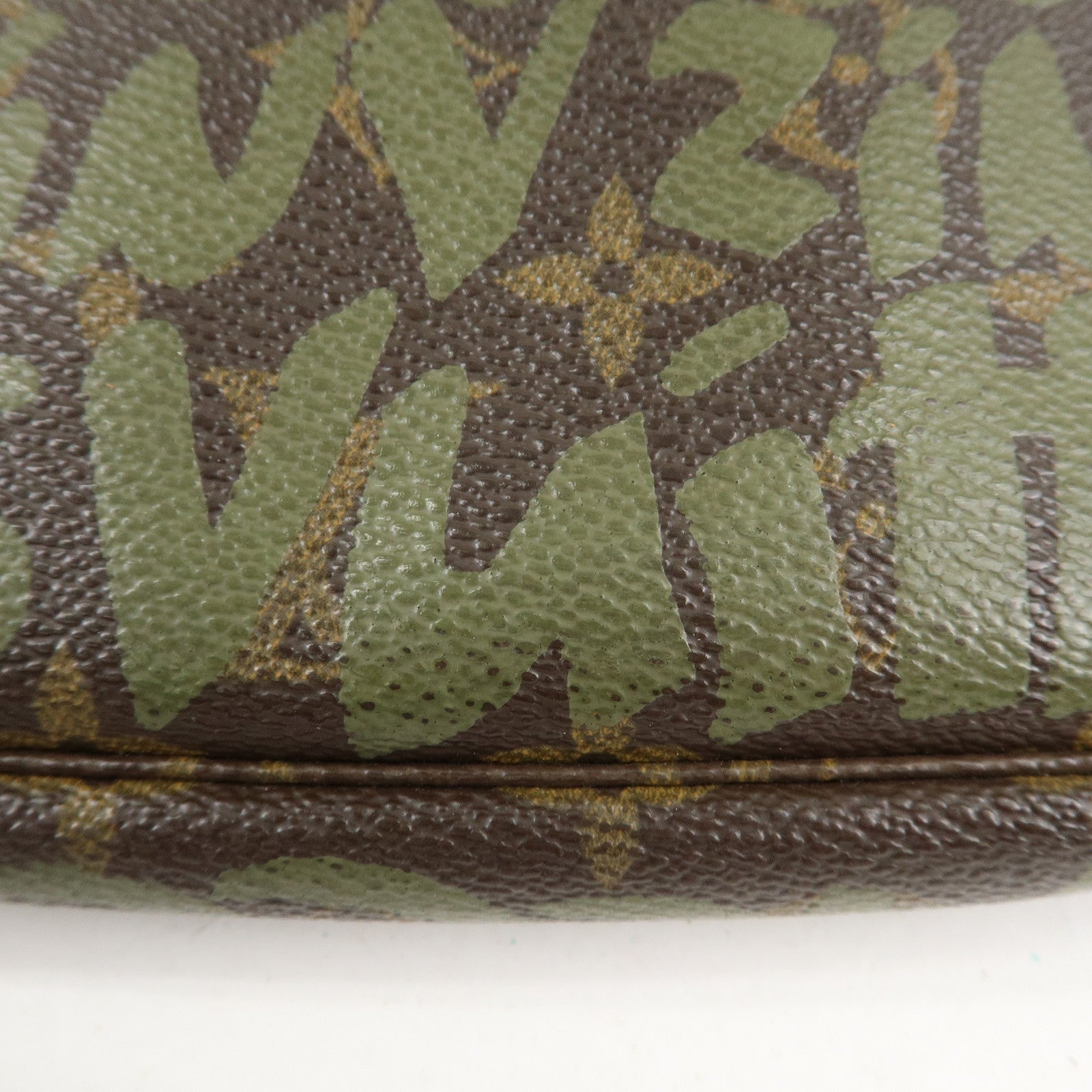 Louis Vuitton Monogram Graffiti Pochette Accessoires M92191