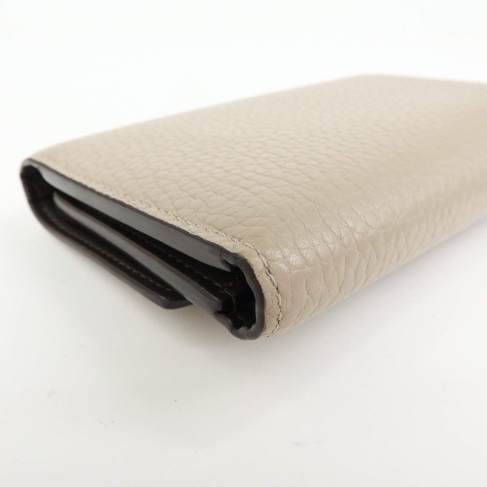 Louis Vuitton Portefeuille Capucines Compact Wallet Galet M62159