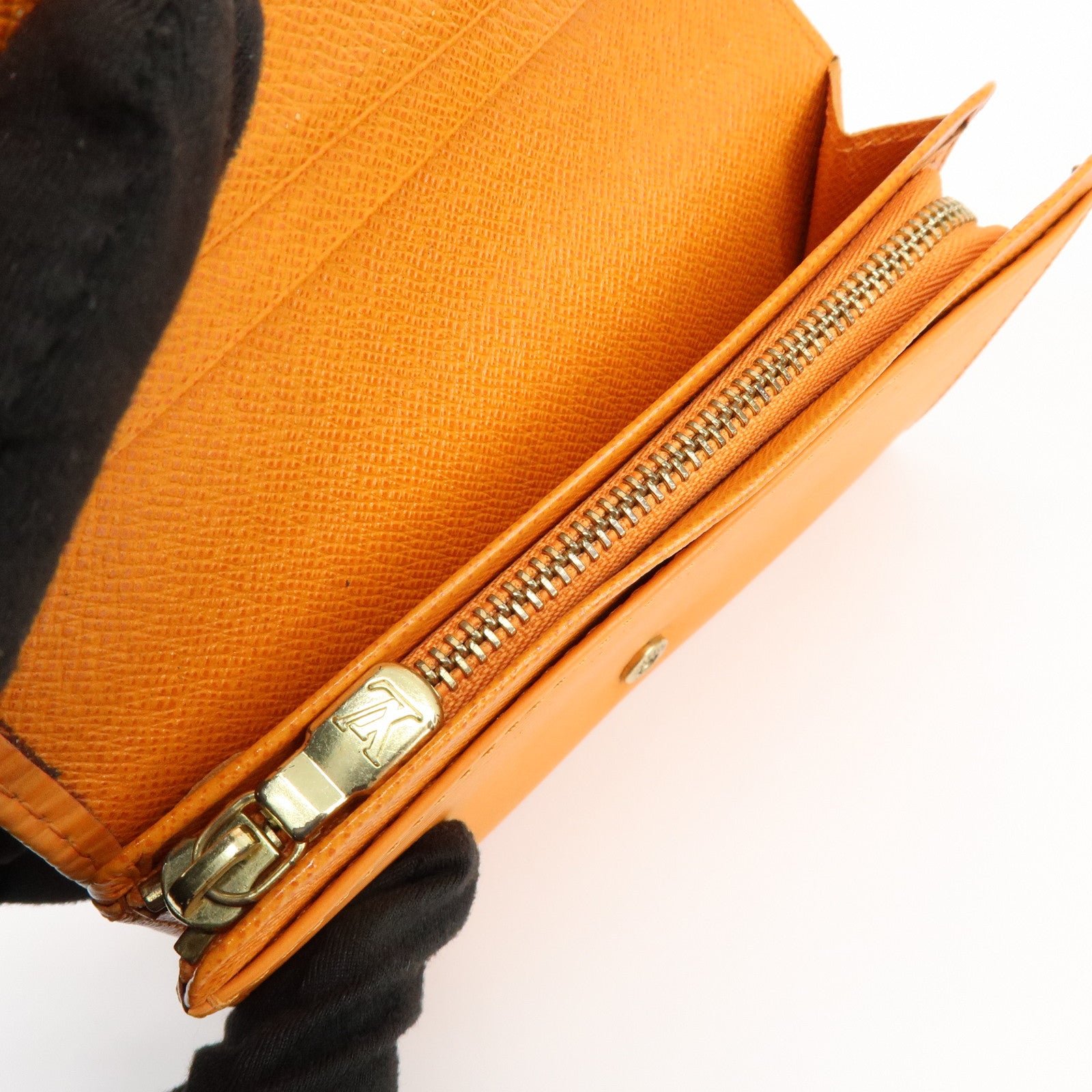 Louis Vuitton Epi Leather Porte Monnaie Billets Tresor M6350H