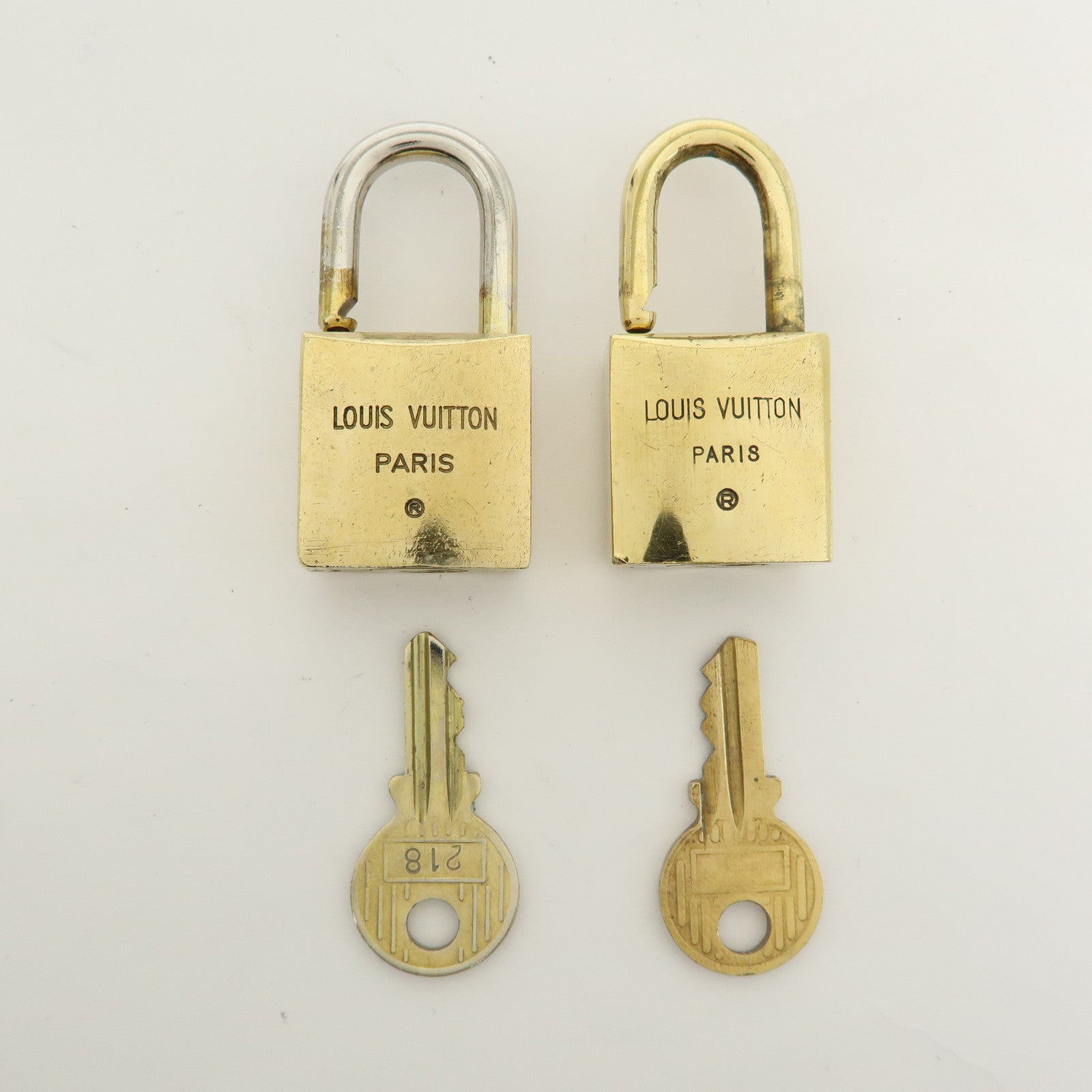 Louis Vuitton Set of 10 Lock & Key Cadena Key Lock Used