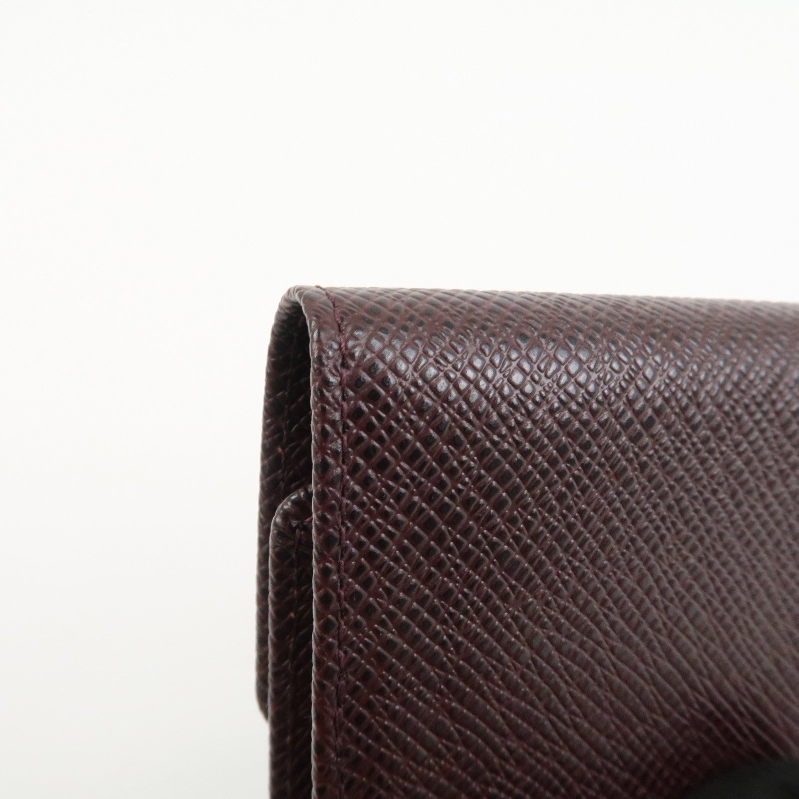 Louis Vuitton Taiga Leather Multiclés 6 Key Case Acajou M30536