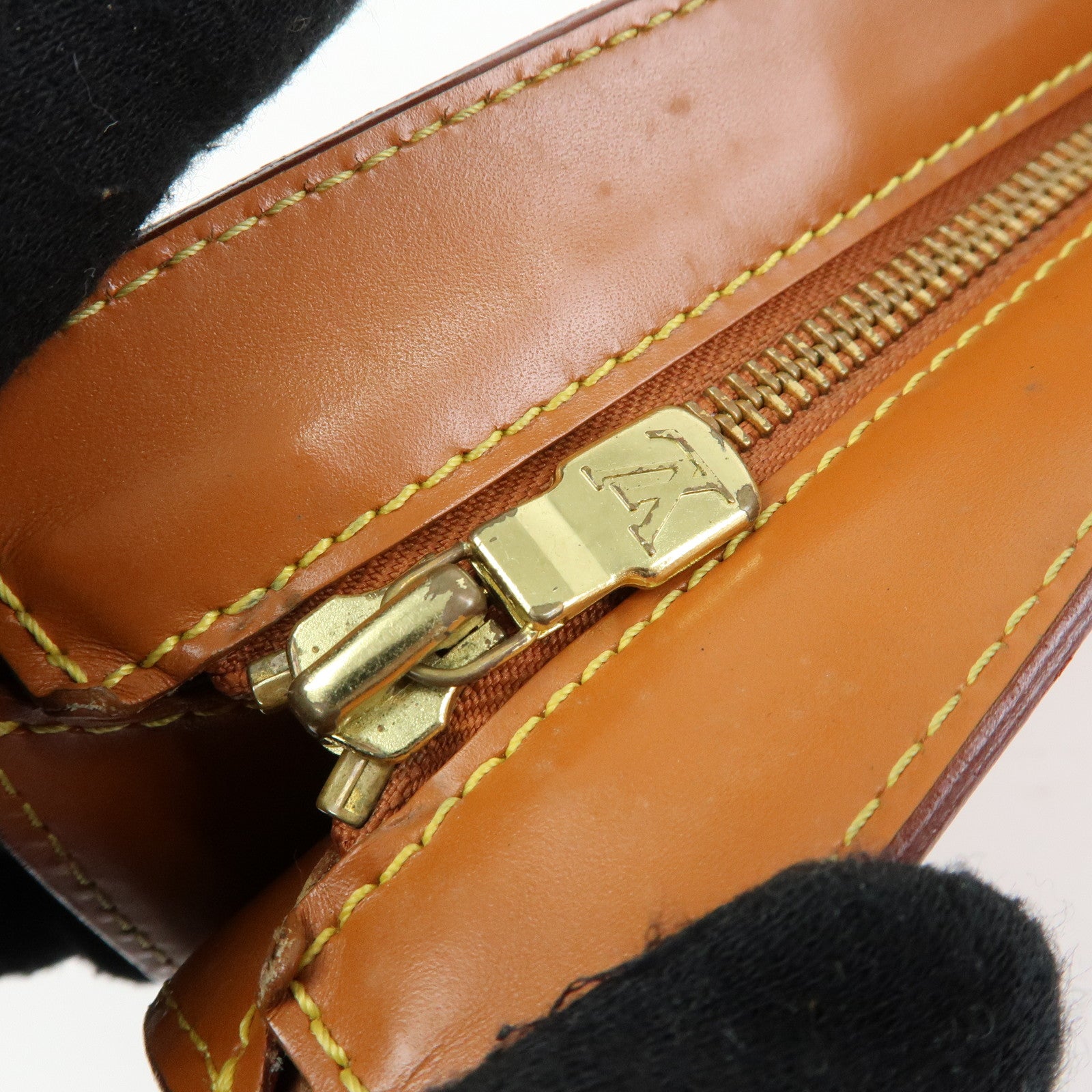 Louis Vuitton Epi Pochette Homme Clutch Bag Zipang Gold M52528