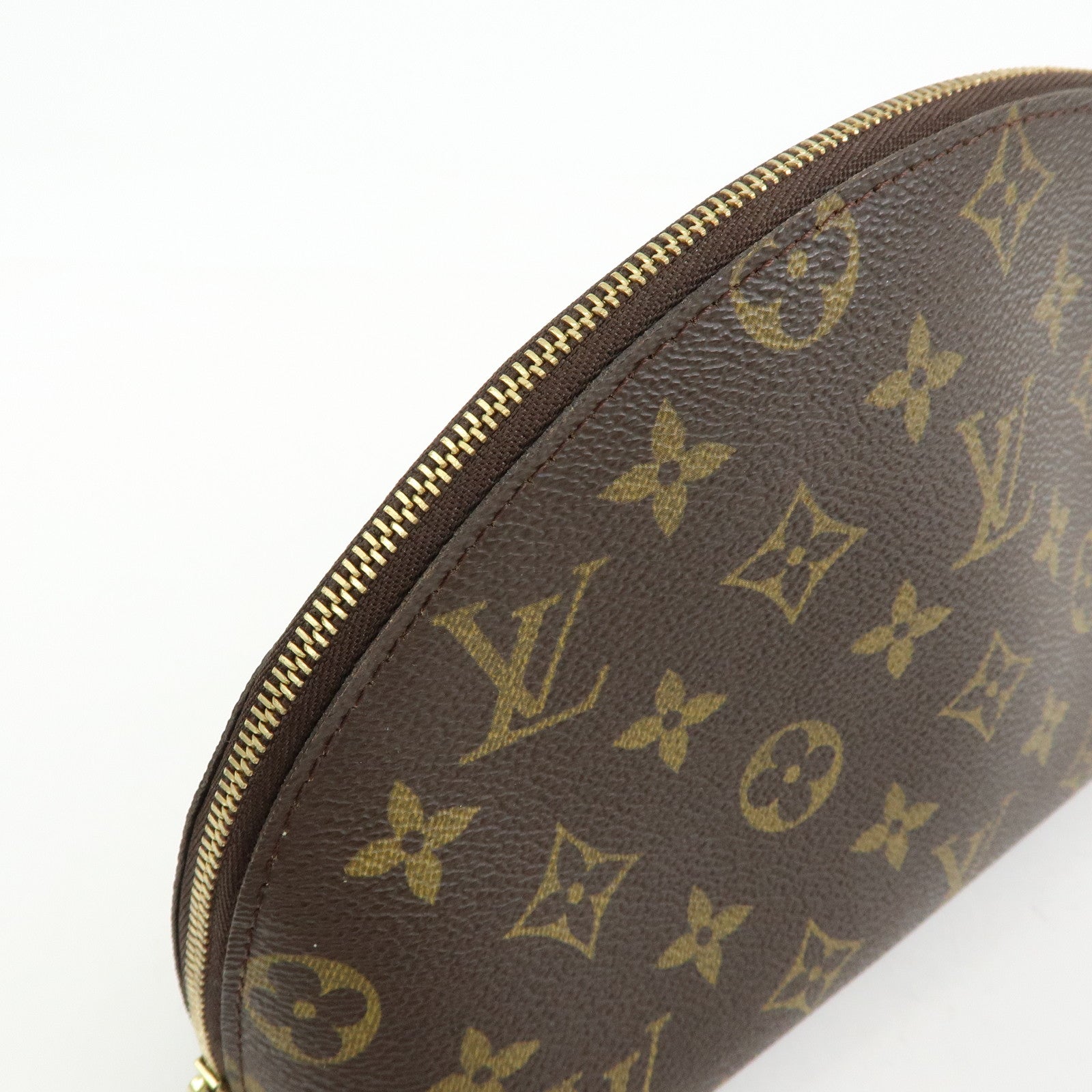 Louis Vuitton Monogram Trousse Demi Ronde Cosmetic Pouch M47520