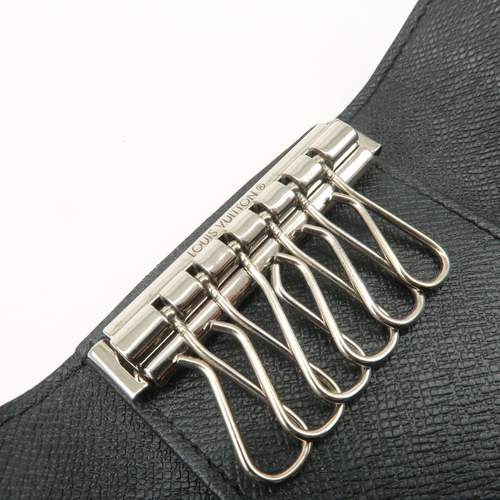 Louis Vuitton Damier Graphite Multicle 6 Key Case Gray N62662 Used