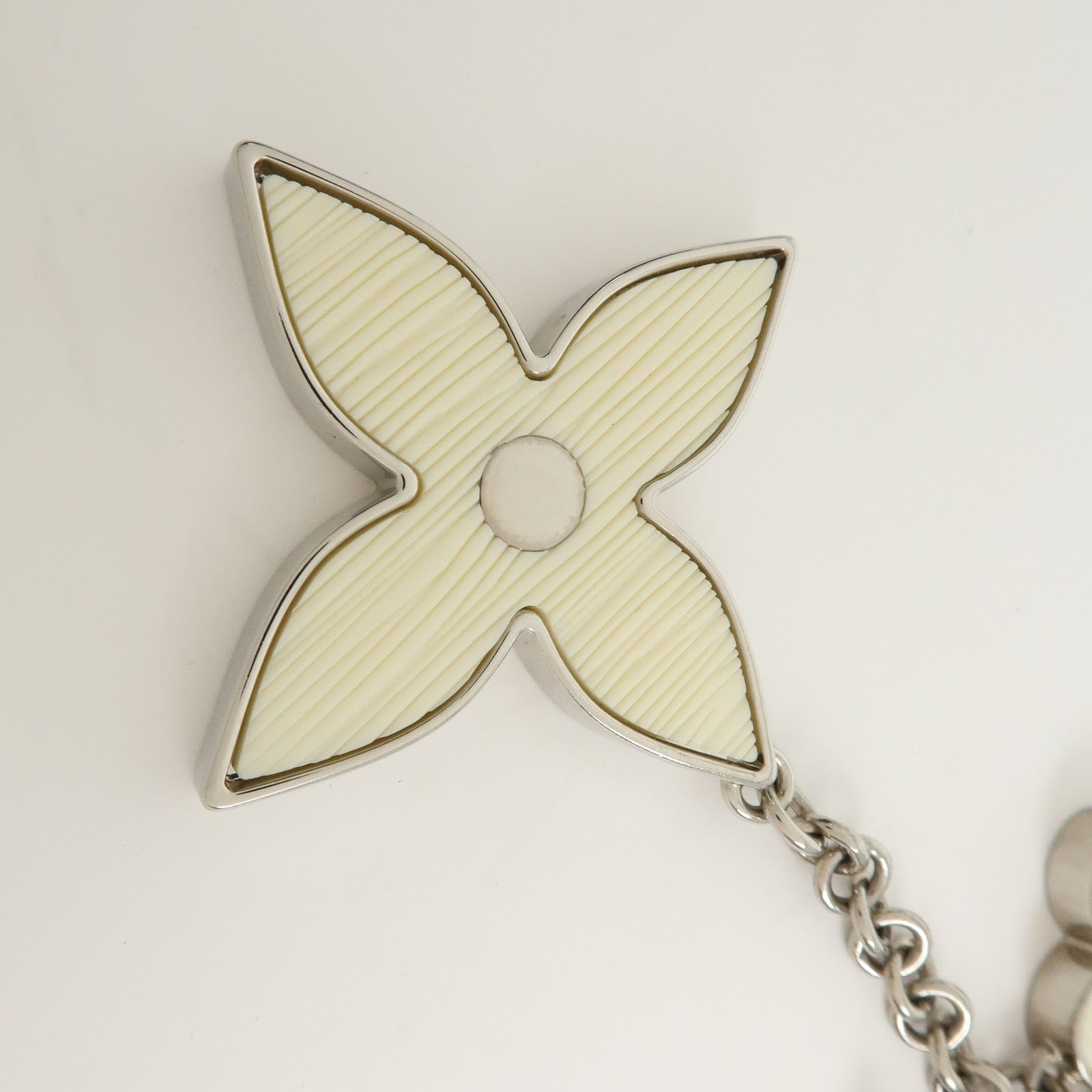 Louis Vuitton Bijoux Sac Fleur de Epi Bag Charm Silver White M65085