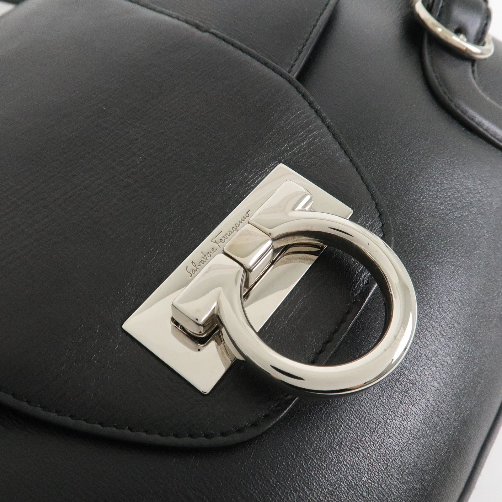 Ferragamo Gancini Leather Shoulder Bag Hand Bag Black AQ-21 4935