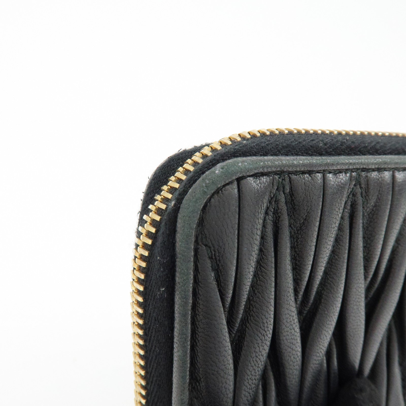 MIU MIU Matelasse Nappa Leather Compact Wallet Black 5MM268