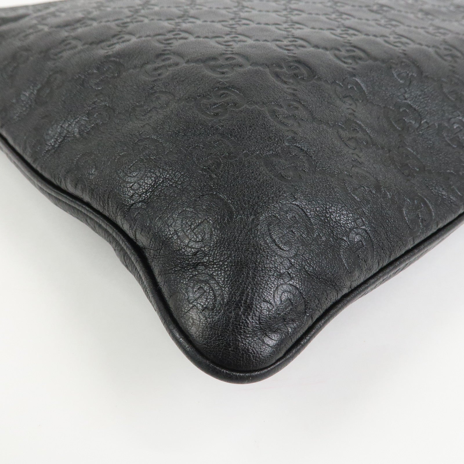 GUCCI Guccissima Leather Shoulder Bag Crossbody Bag Black 201446