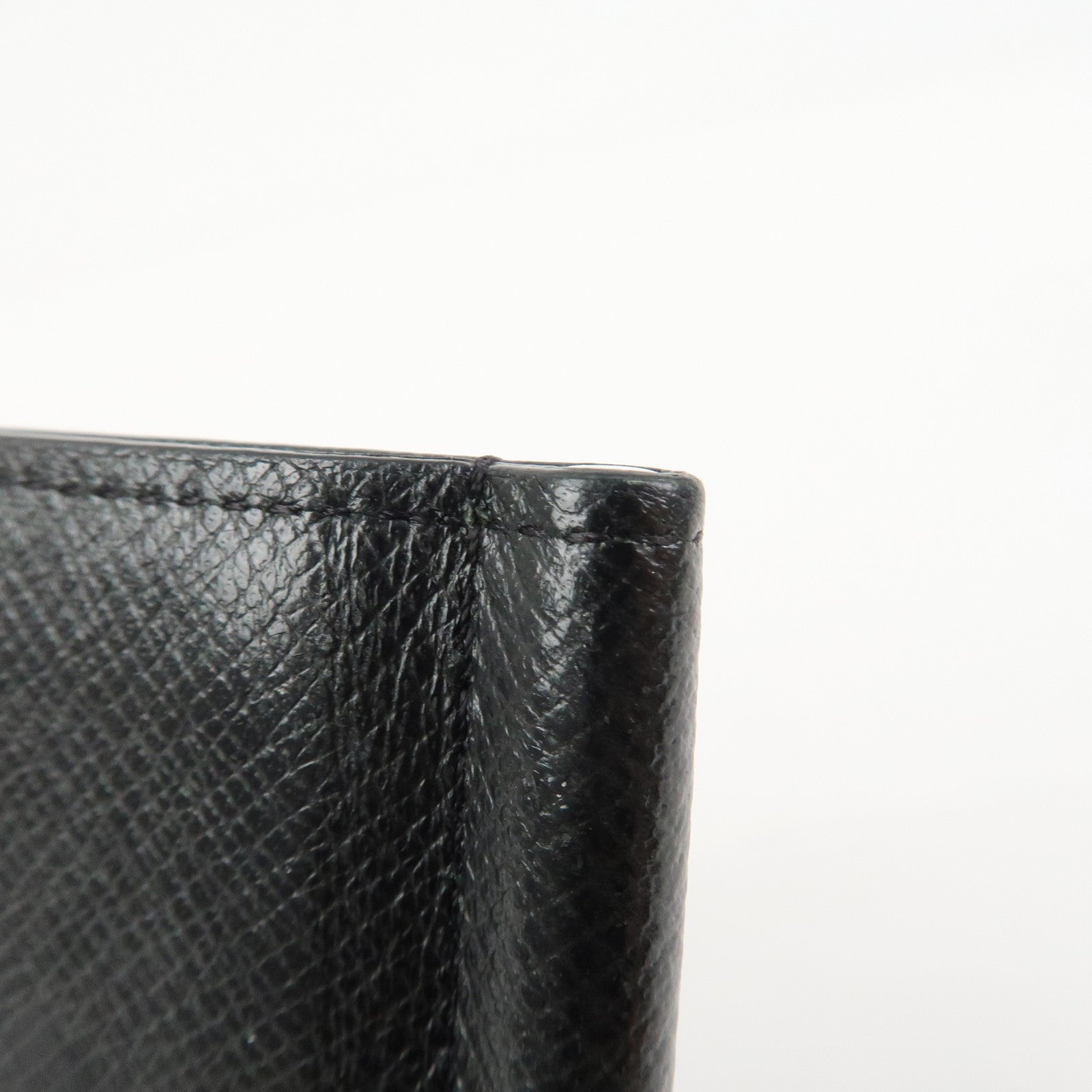 Louis Vuitton Taiga Portefeuille Pince Card Case Bill Clip M62978