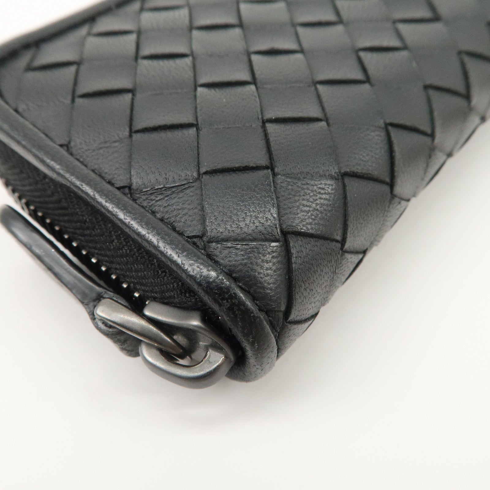 BOTTEGA VENETA Intrecciato Leather Round Zippy Coin Case 114075