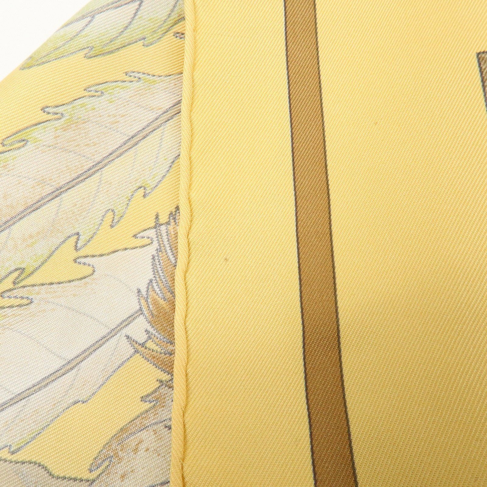 HERMES Carre 90 Silk 100% Scarf Casse Noisette Squirrel Yellow