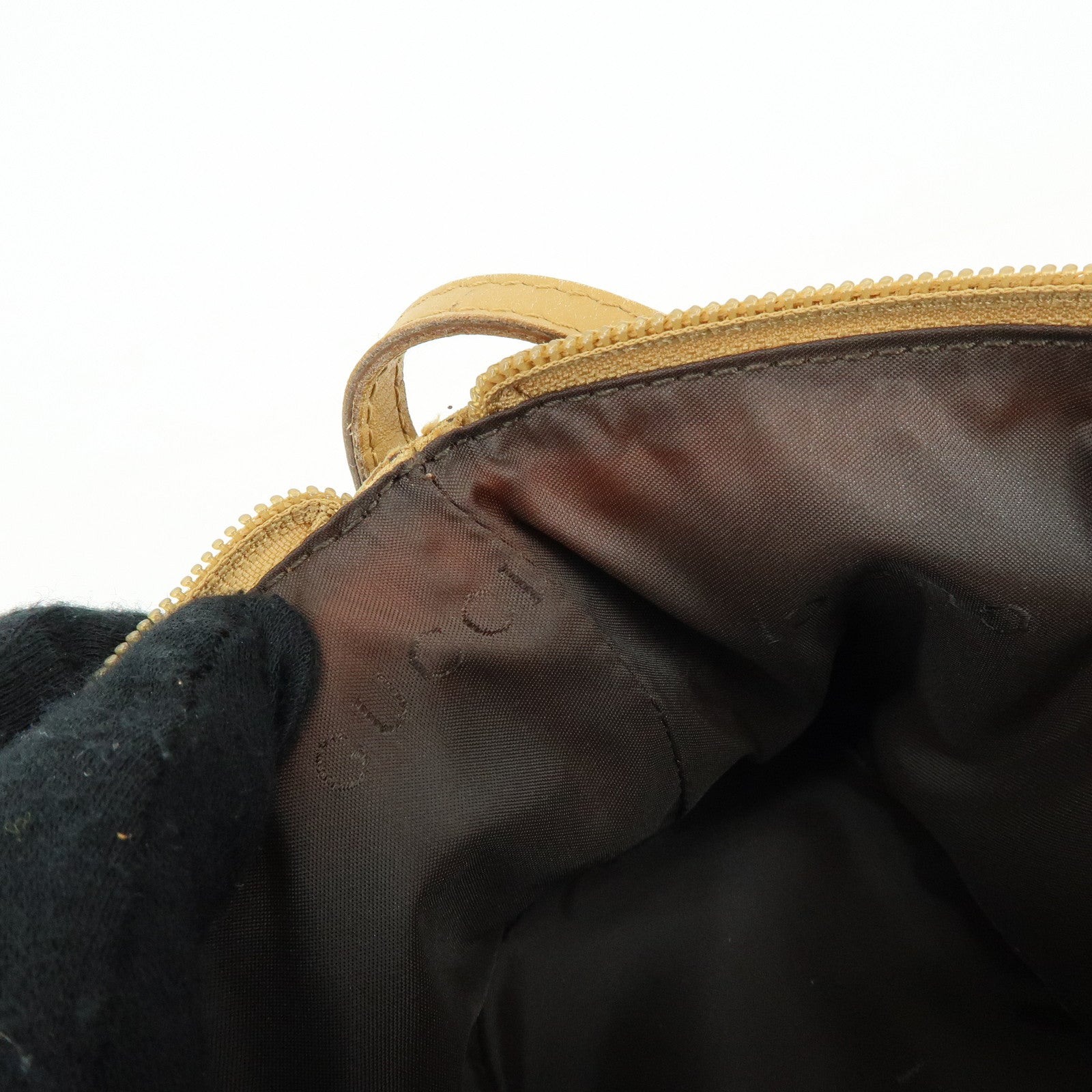 GUCCI Boat Bag Suede Leather Pouch Hand Bag Brown 039.1103