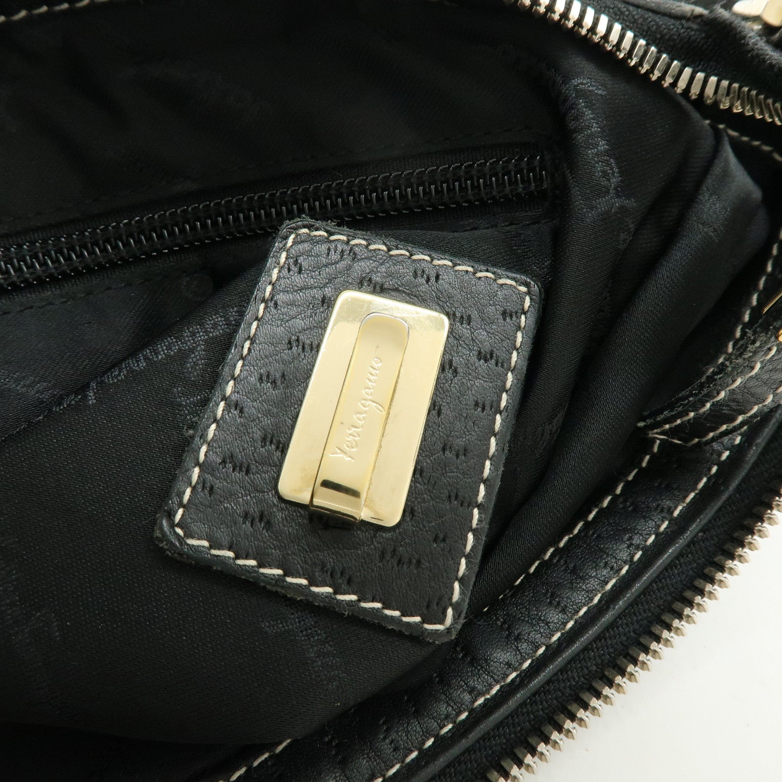 Ferragamo Gancini Leather Shoulder Bag Hand Bag Black