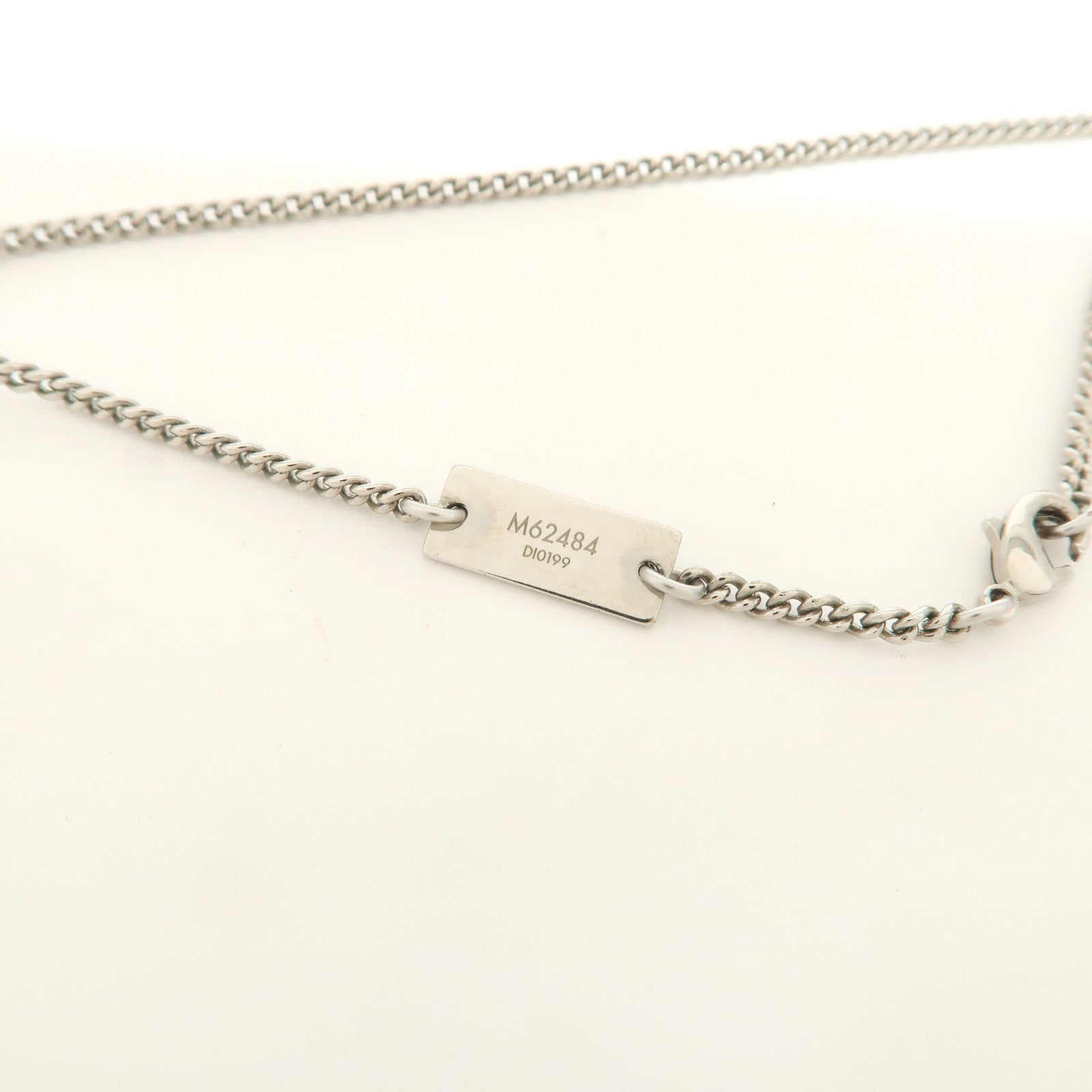 Louis Vuitton Monogram Metal Locket Necklace Silver M62484