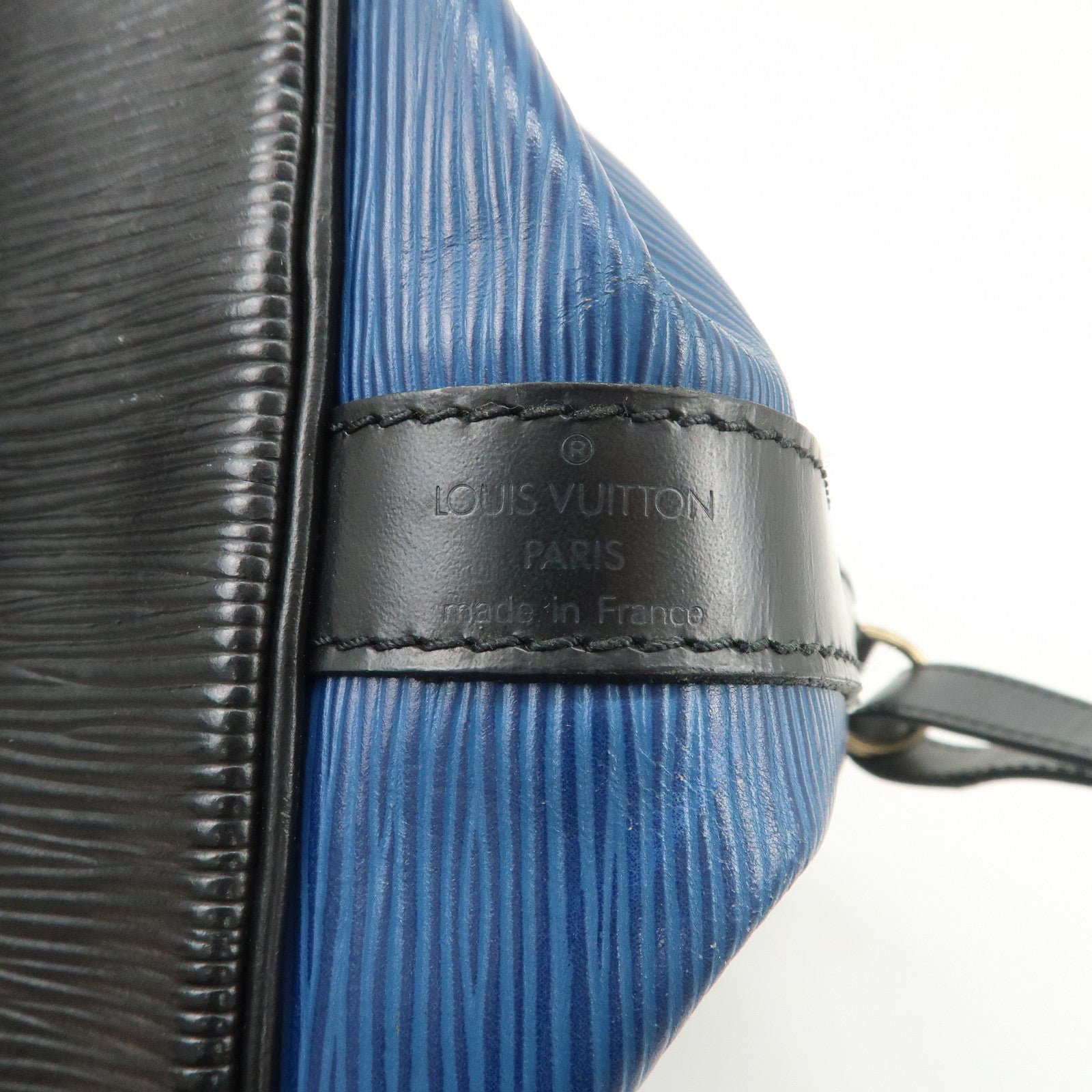 Louis Vuitton Epi Petit Noe Bi-color Shoulder Bag Noir Blue Ｍ44152