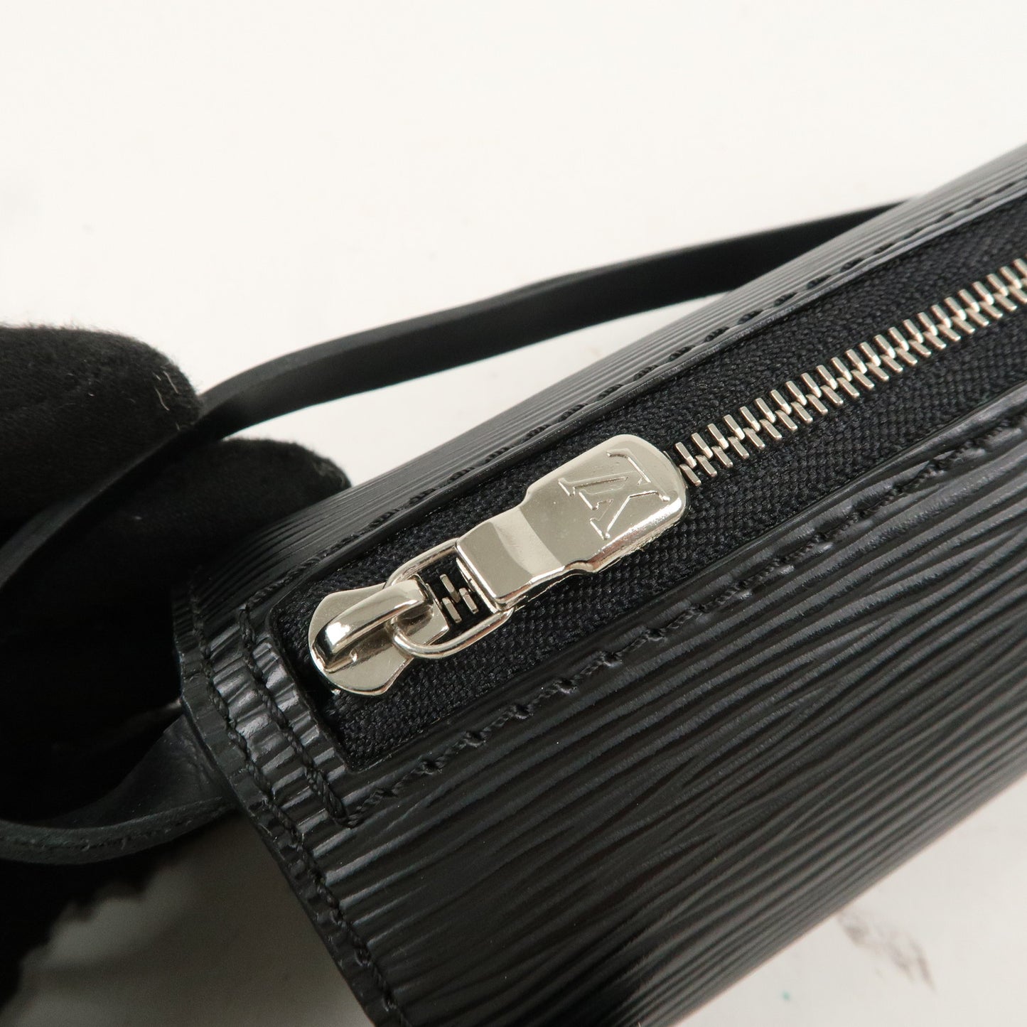 Louis Vuitton Epi Mini Pouch For Soufflot Hand Bag Noir Black
