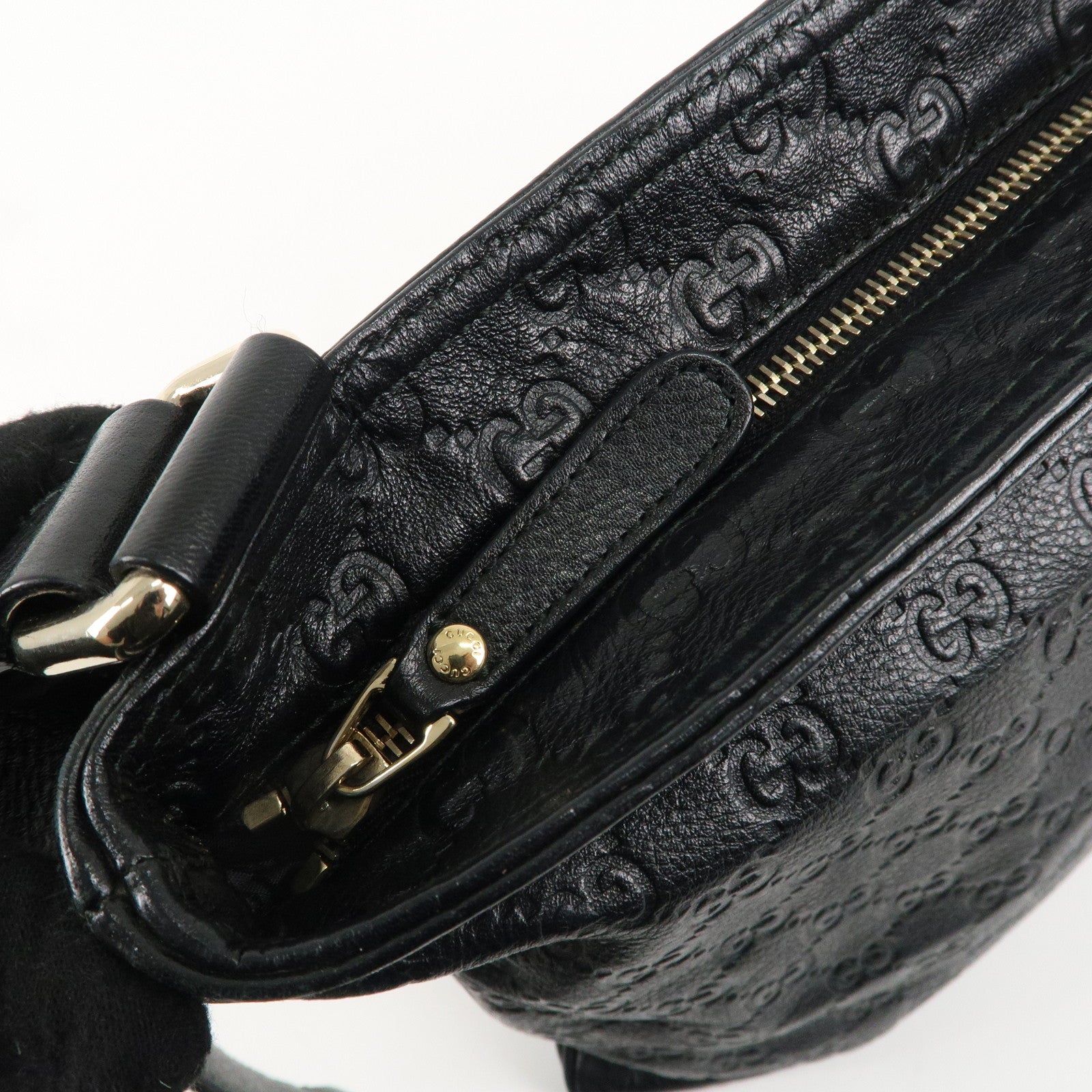 GUCCI Guccissima Leather Shoulder Bag Black 201446