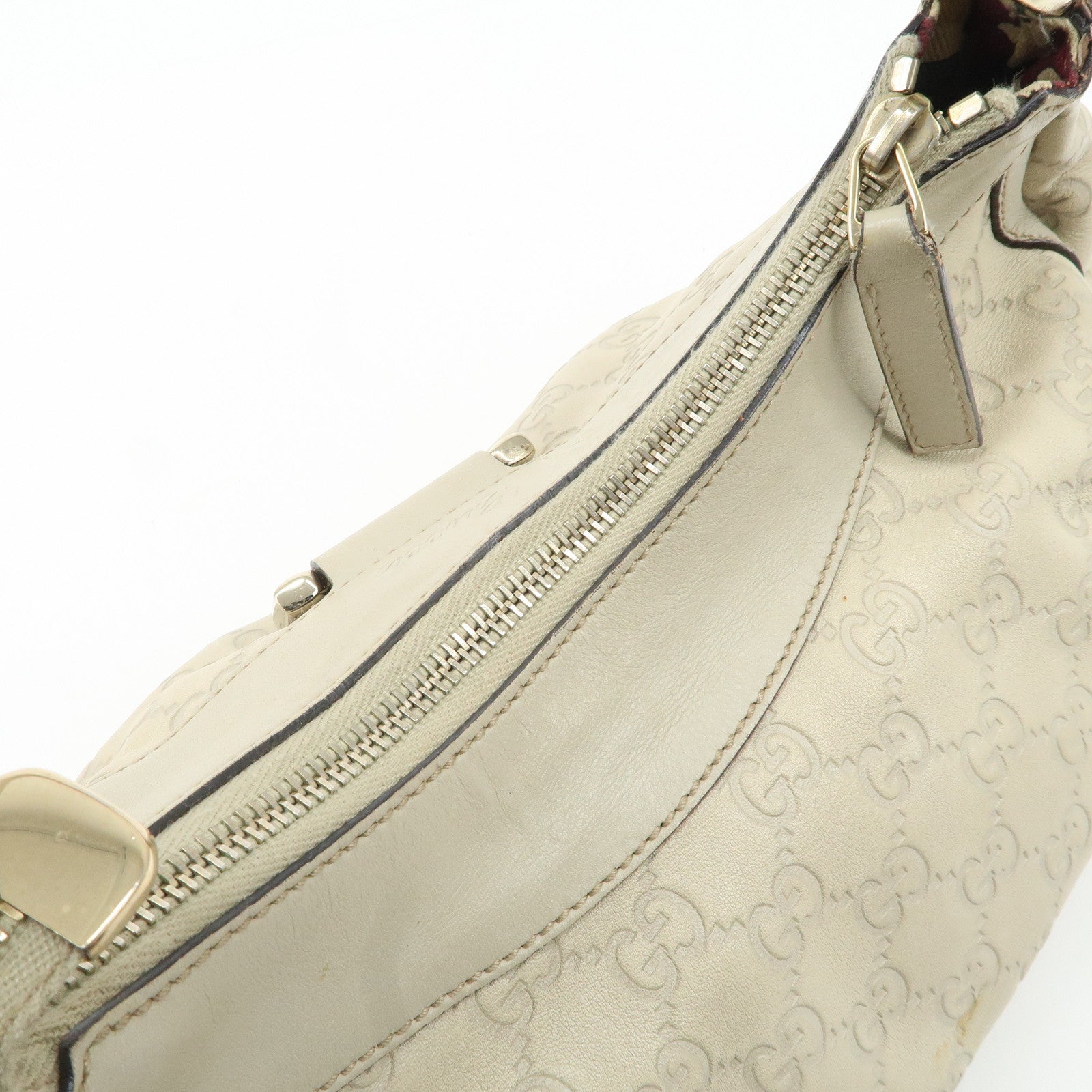 GUCCI Abbey Guccissima Leather Shoulder Bag Ivory 190525