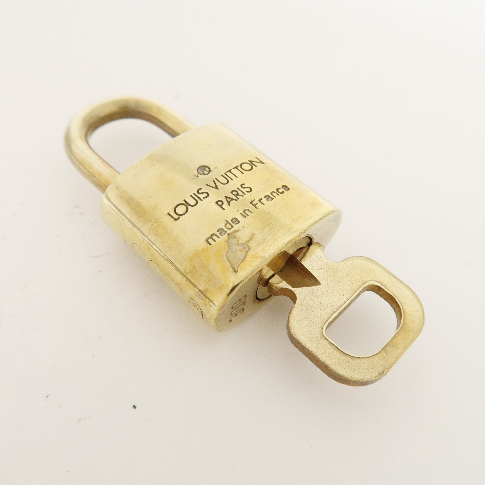 Louis Vuitton Set of 10 Lock & Key Cadena Key Lock Metal Gold