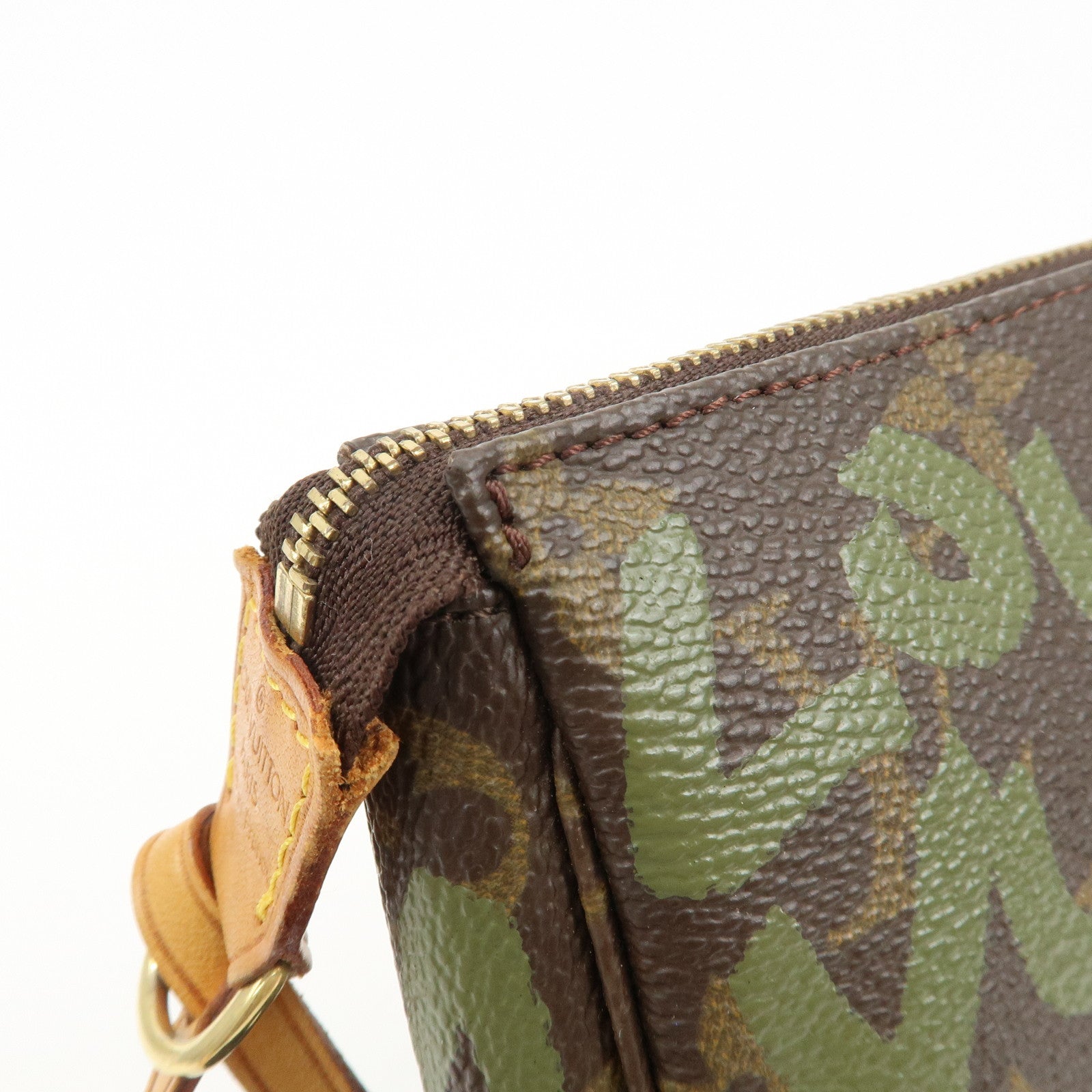 Louis Vuitton Monogram Graffiti Pochette Accessoires M92191