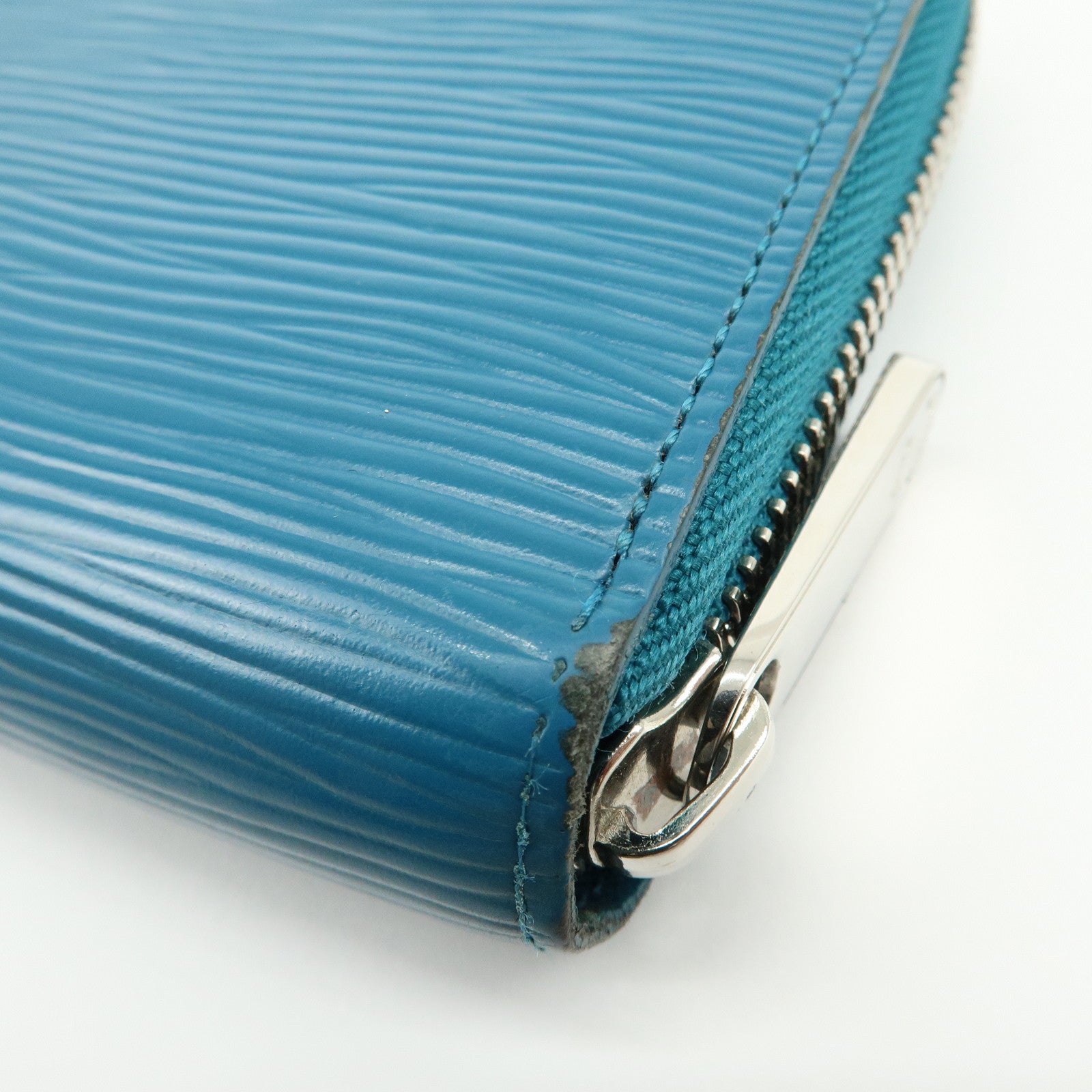 Louis Vuitton Epi Leather Zippy Long Wallet Cyan M60311