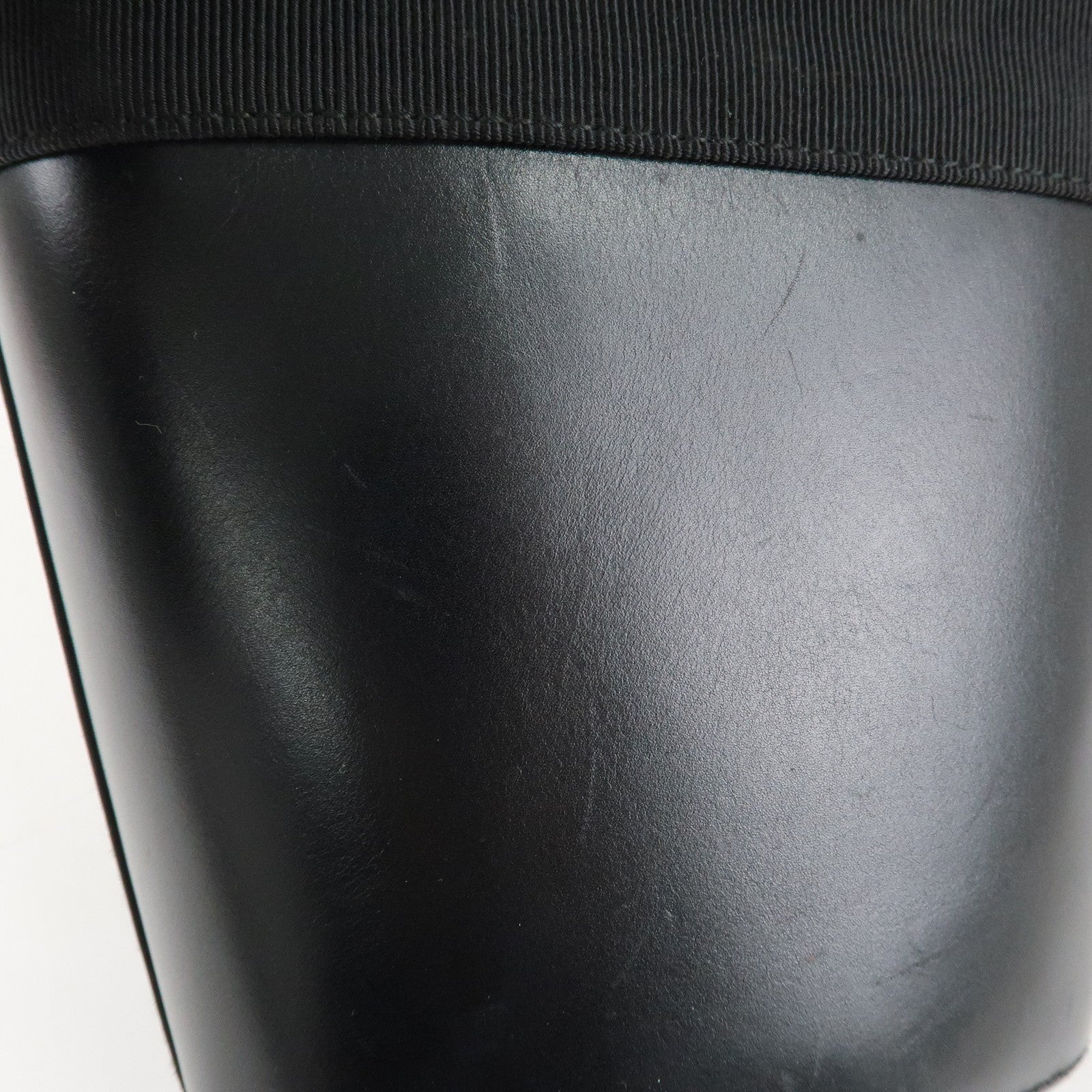 Ferragamo Vara Ribbon Leather Hand Bag Gold HDW Black Used