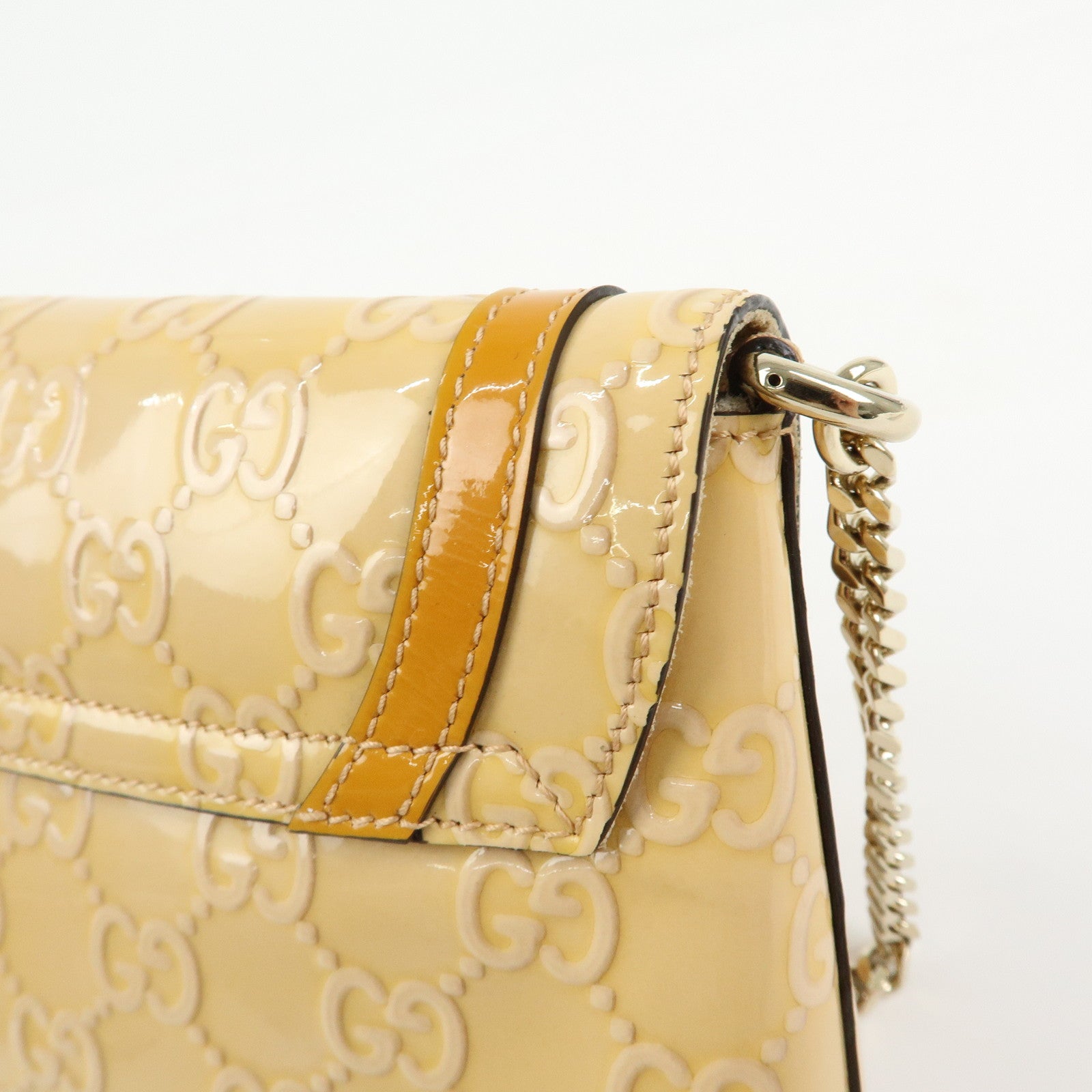 GUCCI InterlockingG Lovely Heart Patent Leather Broadway Bag 257611