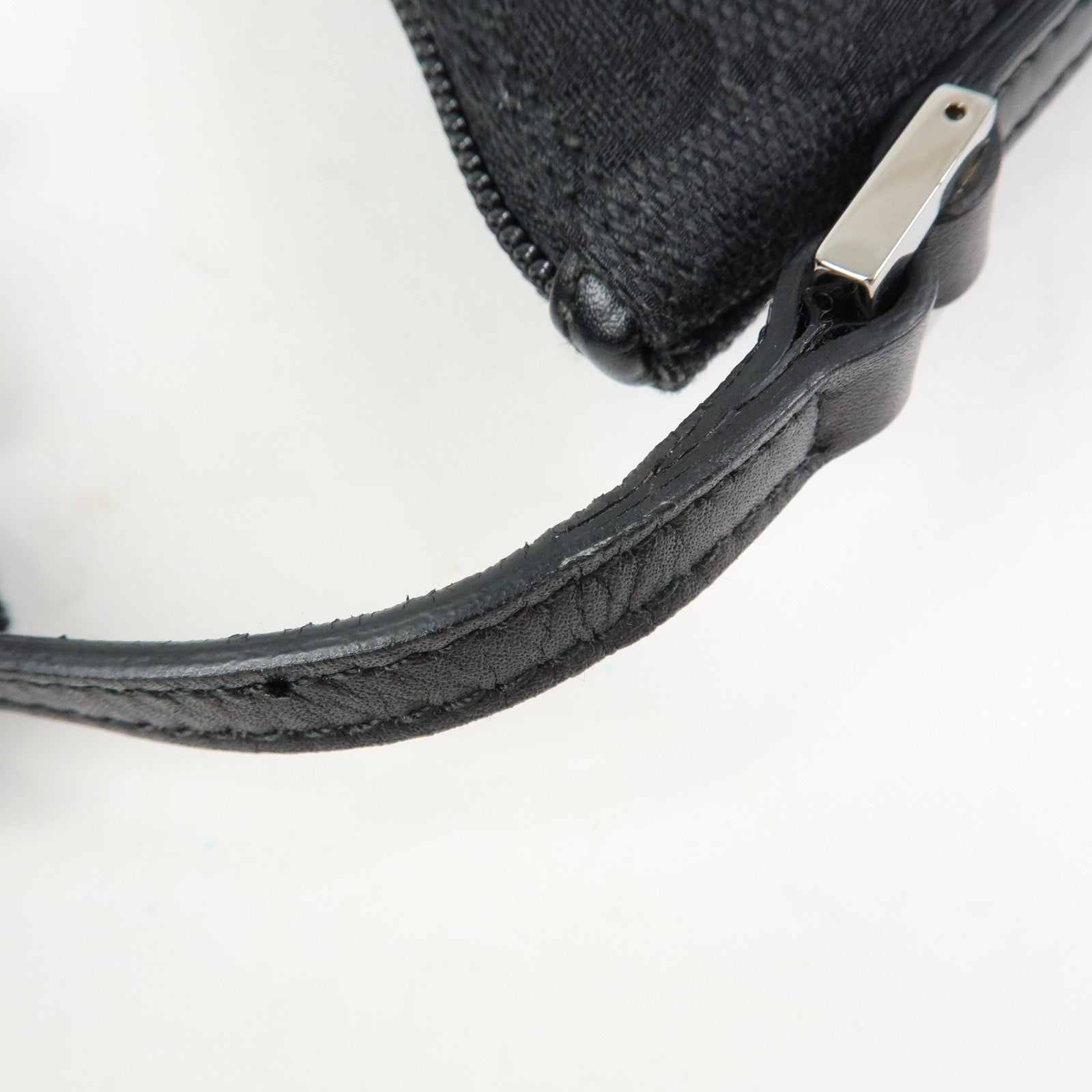 GUCCI Boat Bag GG Canvas Accessory Pouch Hand Bag Black 07198