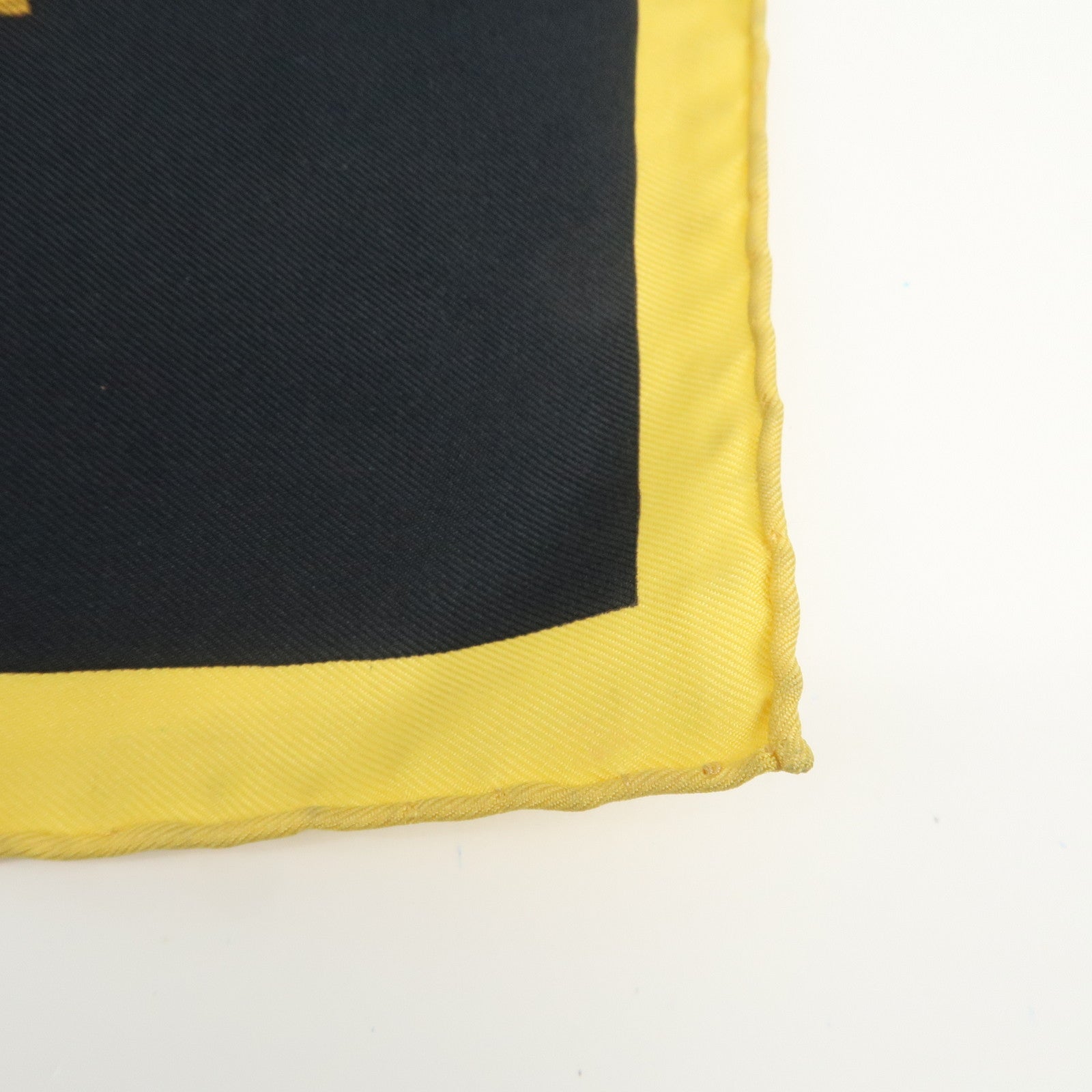 HERMES Carre 90 Silk 100% LES ARMES DE PARIS Scarf Black Gold