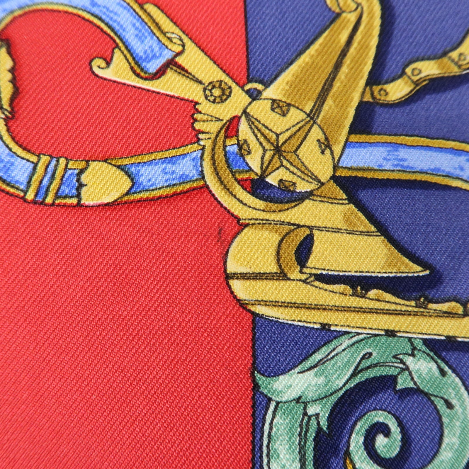 HERMES Carre 45 Silk 100% Scarf L'INSTRVCTION DV ROY Red Navy
