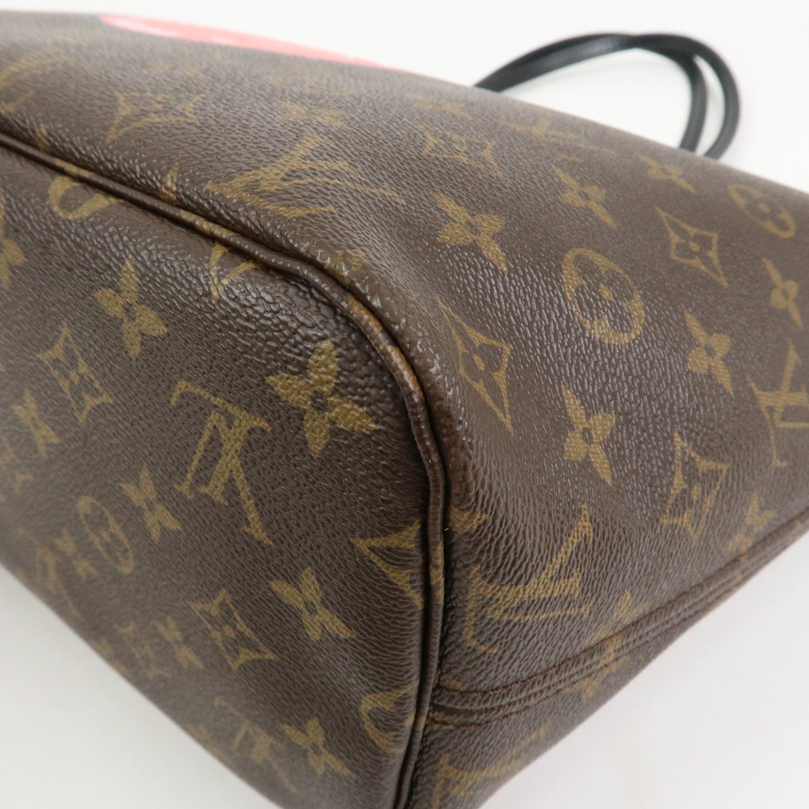 Louis Vuitton LV World Tour Monogram Neverfull MM Tote Bag M42844