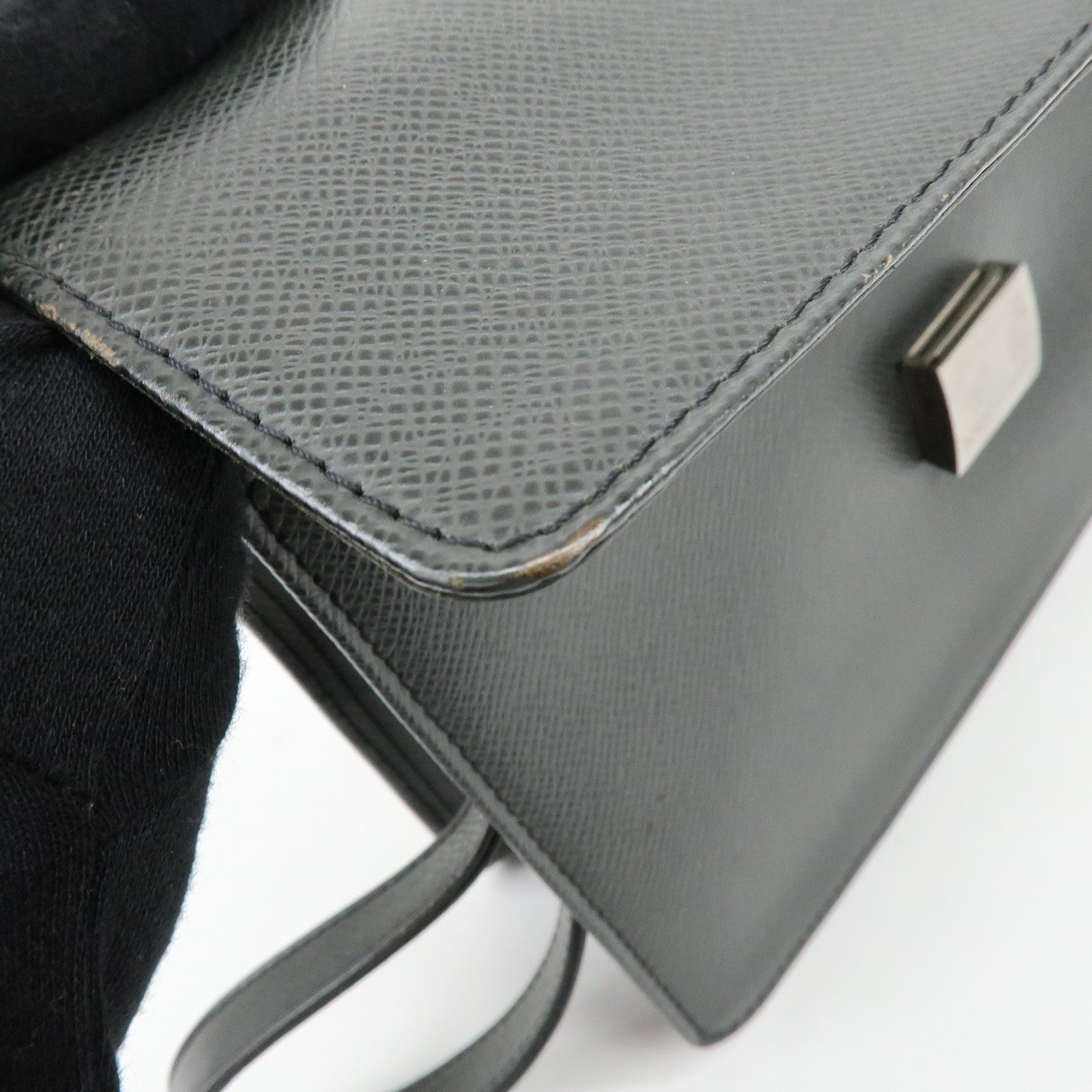 Louis Vuitton Taiga Leather Selenga Clutch Bag Ardoise M30782