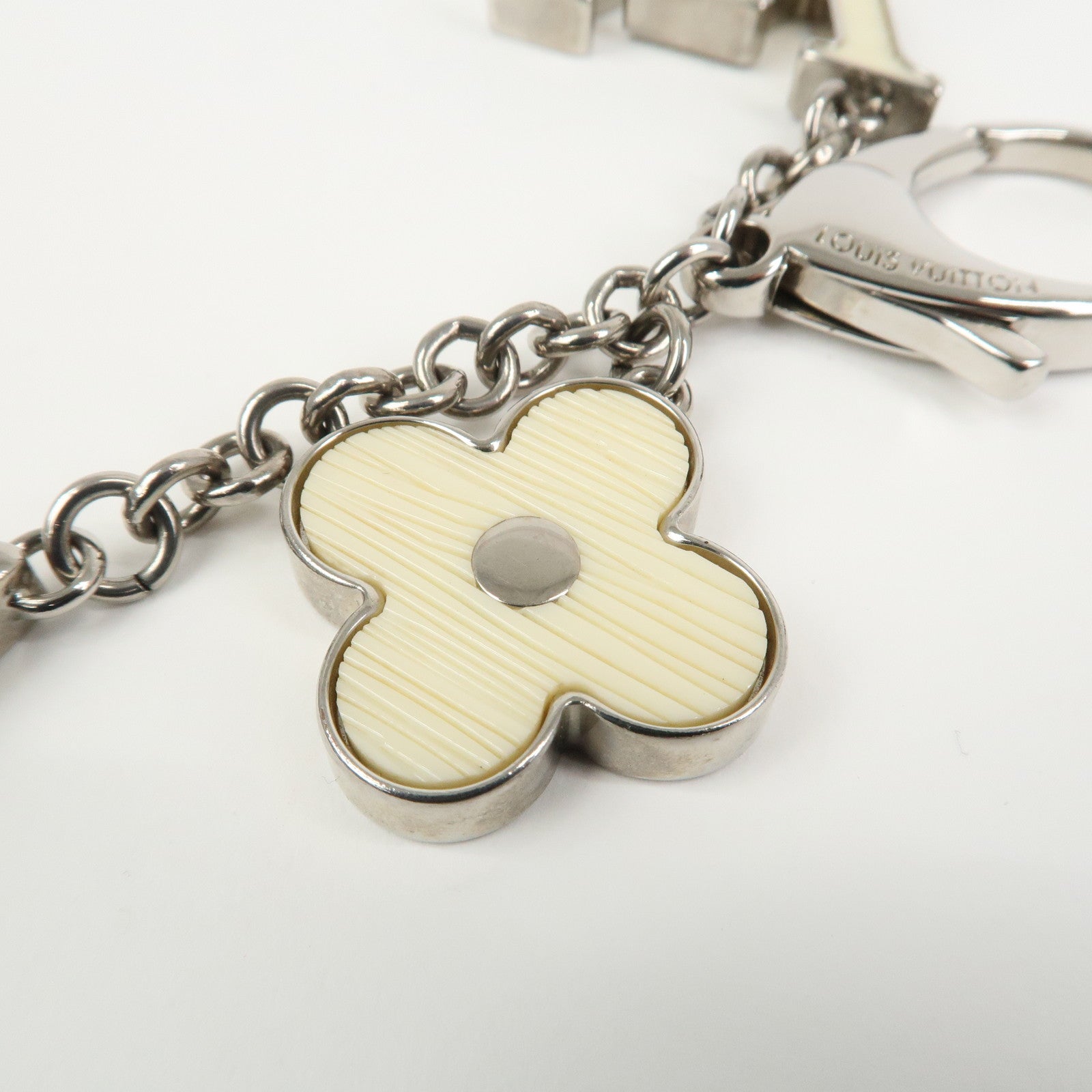 Louis Vuitton Bijoux Sac Fleur de Epi Bag Charm Silver White M65085