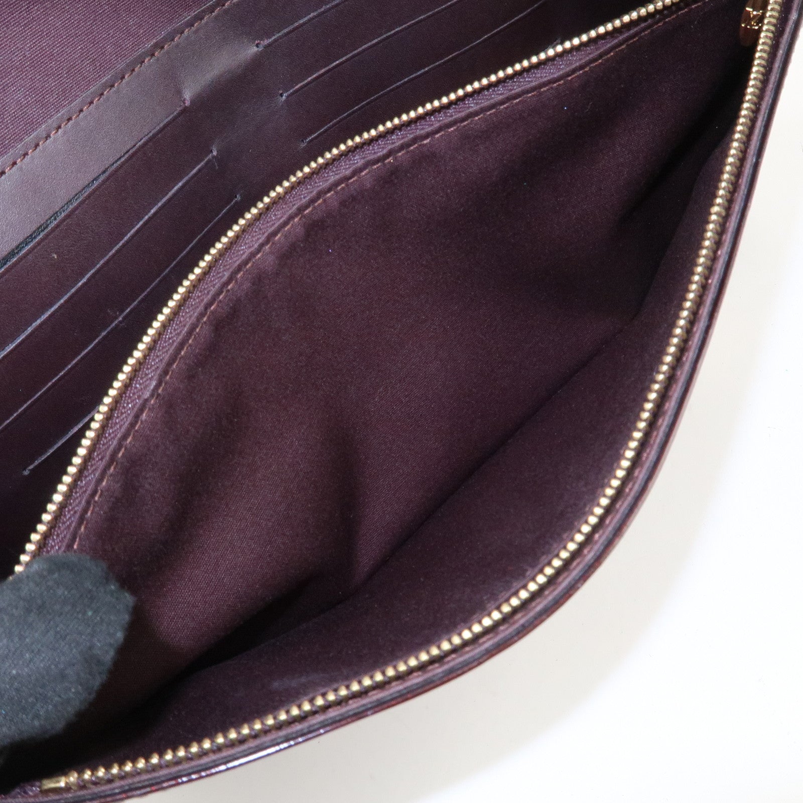 Louis Vuitton Monogram Vernis Robertson Clutch Bag Amarante M91548