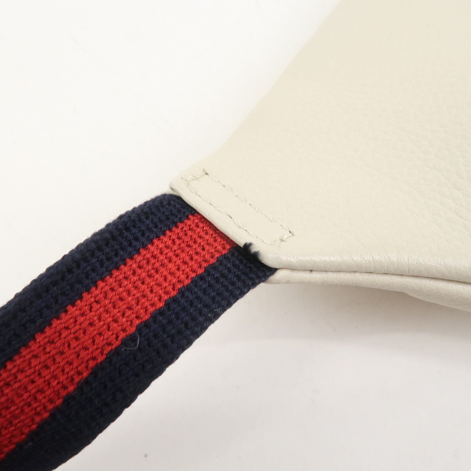 GUCCI Sherry Leather Waist Pouch Body Bag White 527792