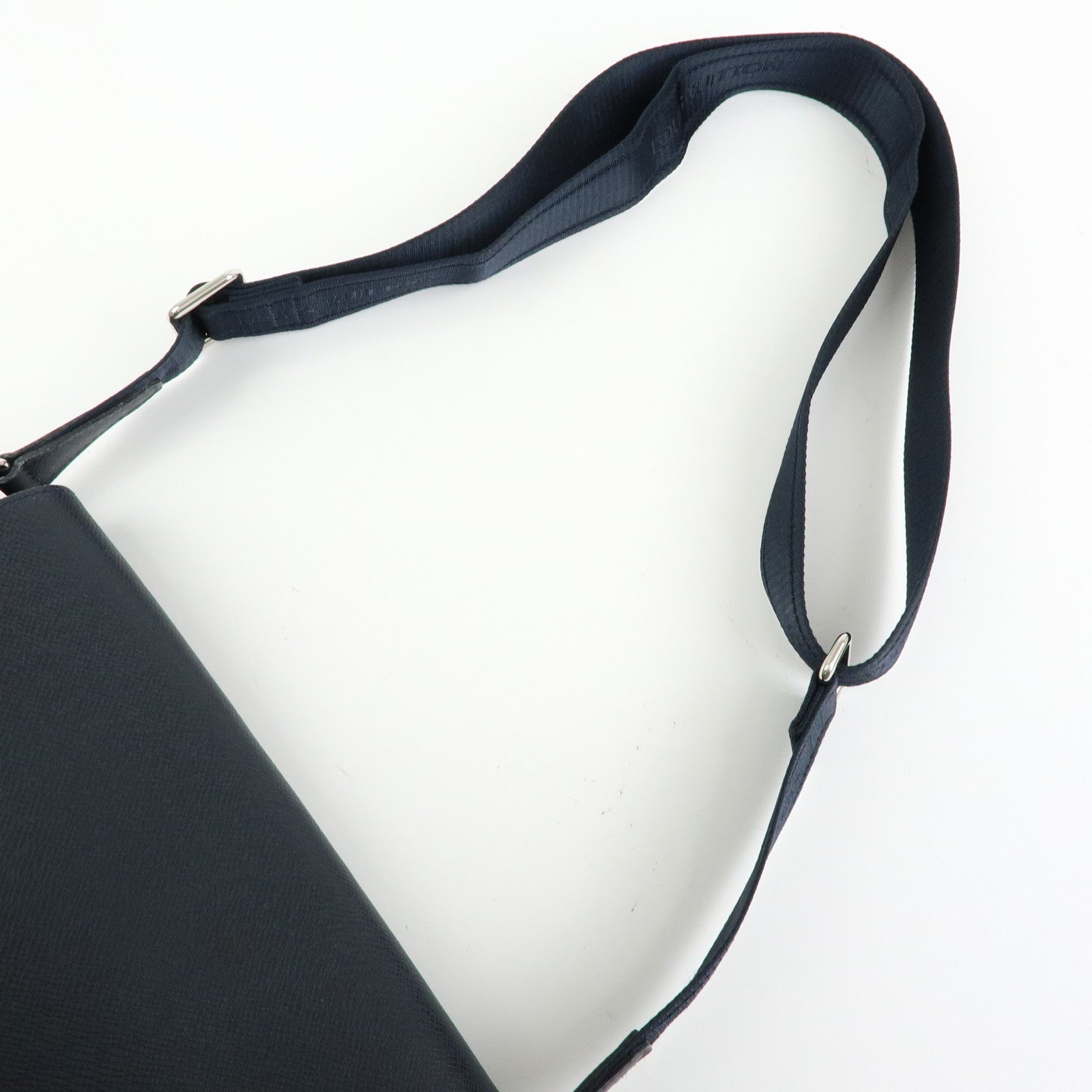 Louis Vuitton Taiga Leather Shoulder Crossbody Bag Boreal M32632