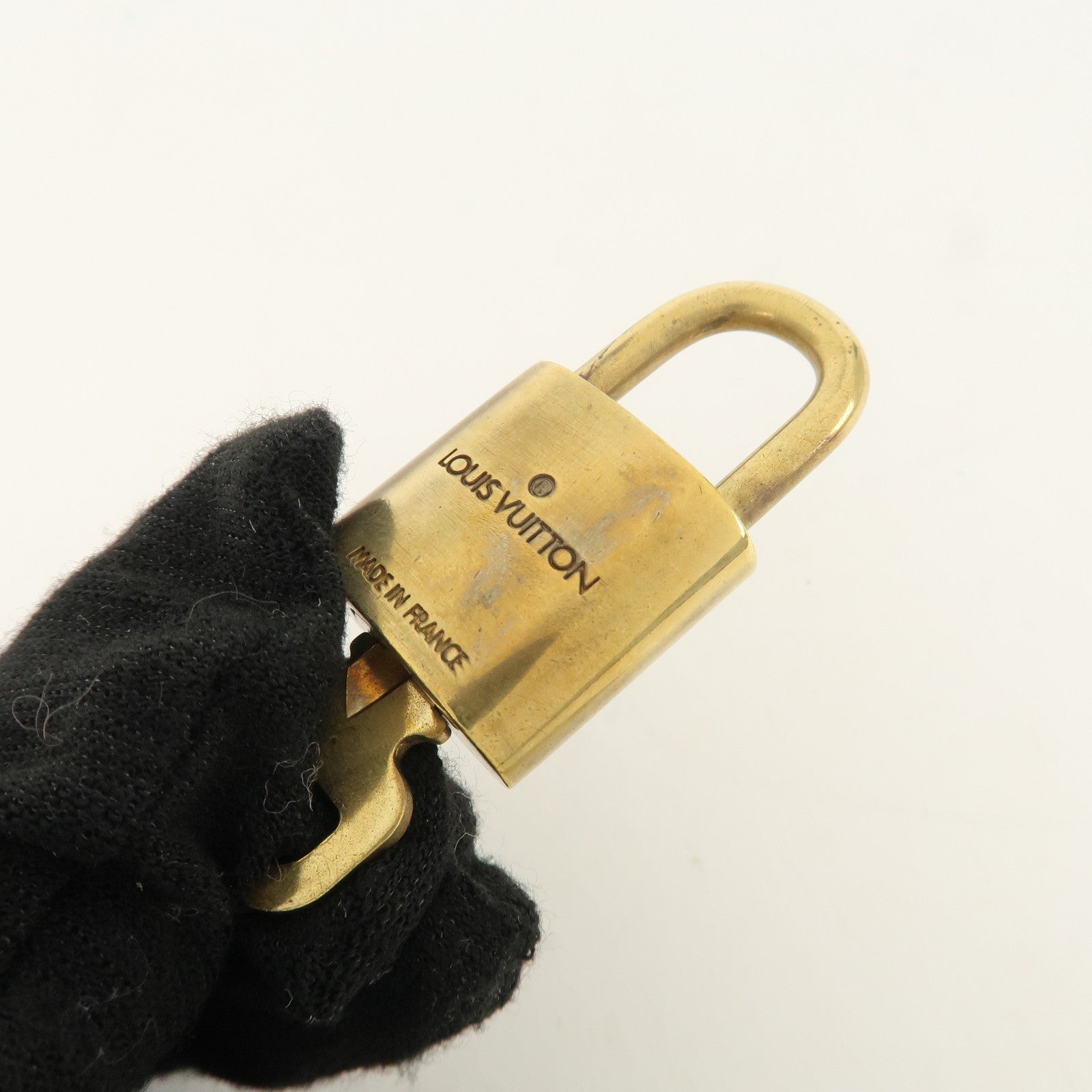 Louis Vuitton Set of 10 Lock & Key Cadena Key Lock Metal Gold Used