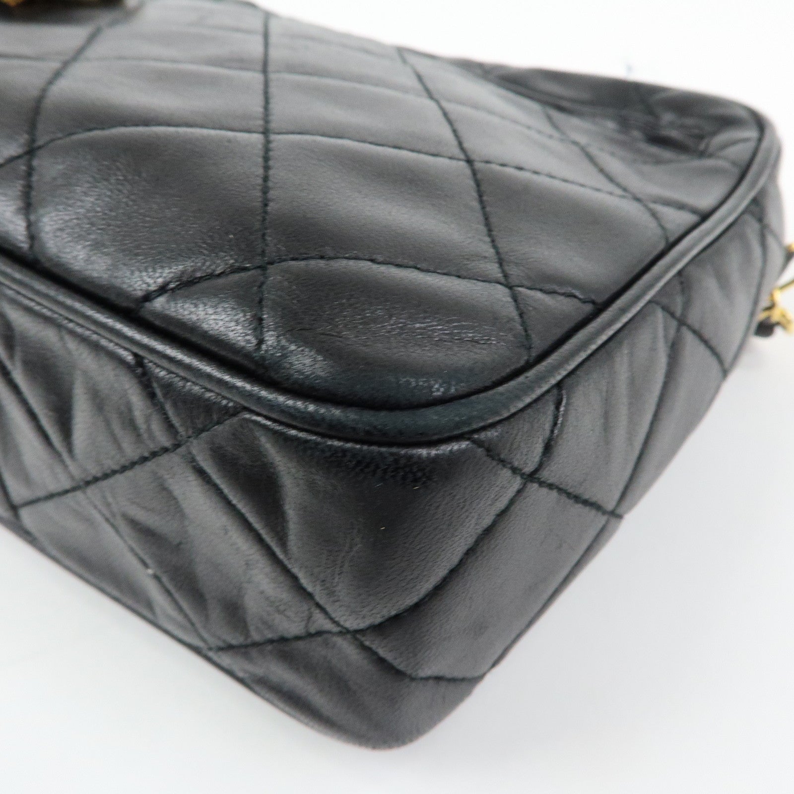 CHANEL Matelasse Lambskin Chain Shoulder Bag Crossbody Bag Black
