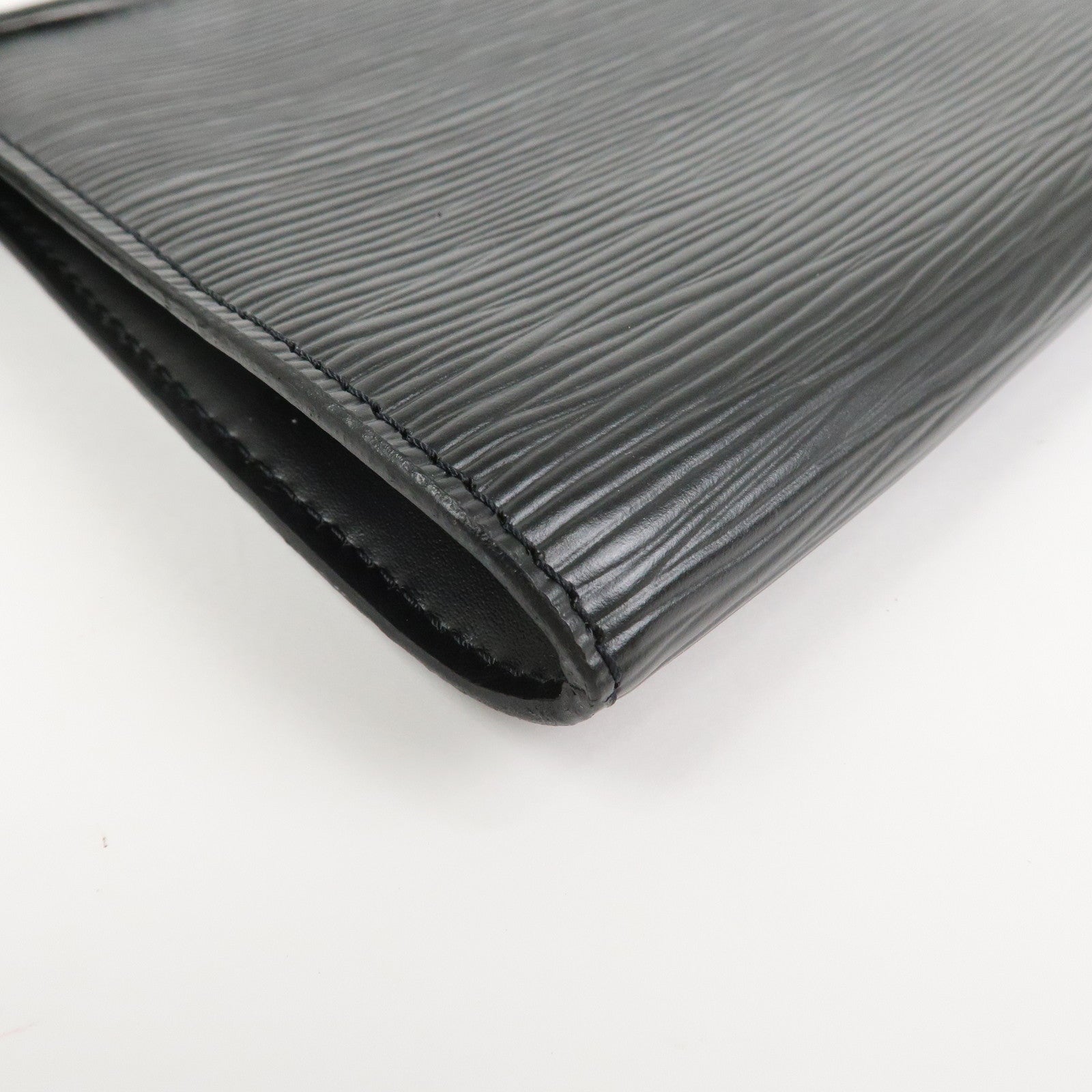 Louis Vuitton Epi Pochette Accessoires Pouch Noir Black M52982