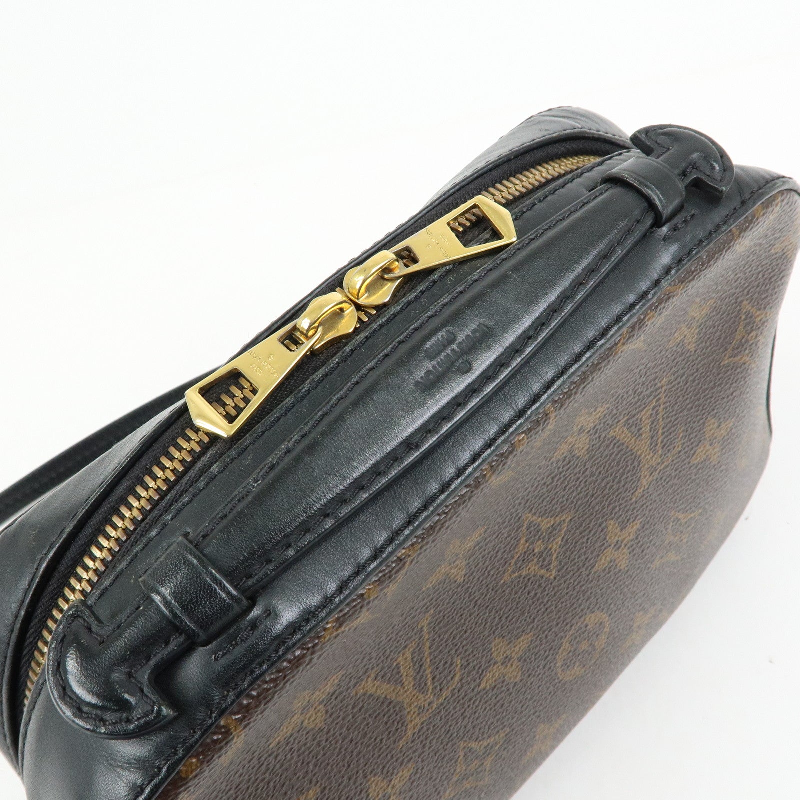 Louis Vuitton Monogram Canvas Leather Saintonge Shoulder Bag M43555