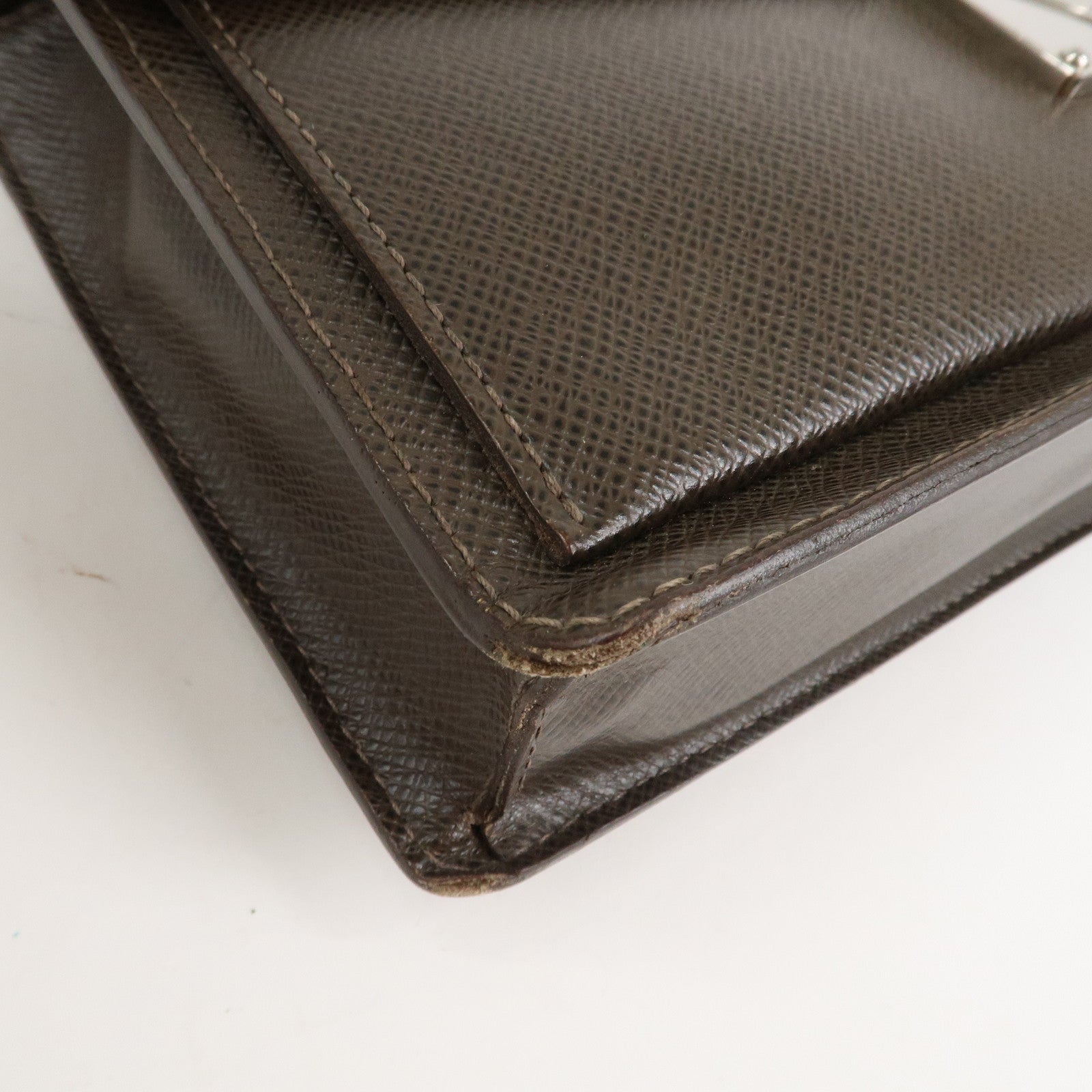 Louis Vuitton Taiga Veraiya Clutch Bag Hand Bag Grizzly M32598